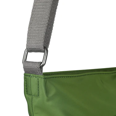 Väska i nylon från ROKA , modell Kennington, avocado - 4