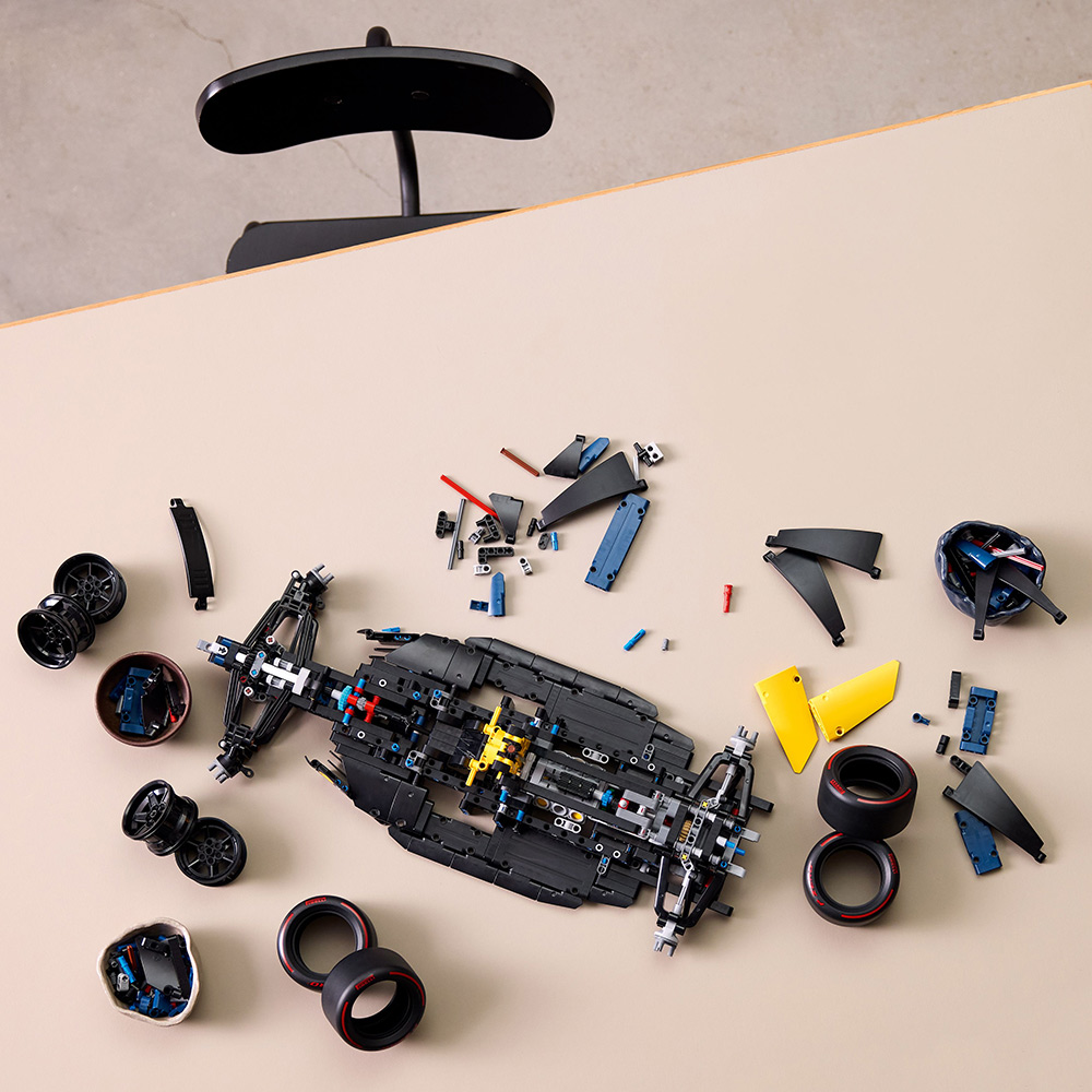 LEGO Technic 42206 Oracle Red Bull Racing RB20 F1 - 3