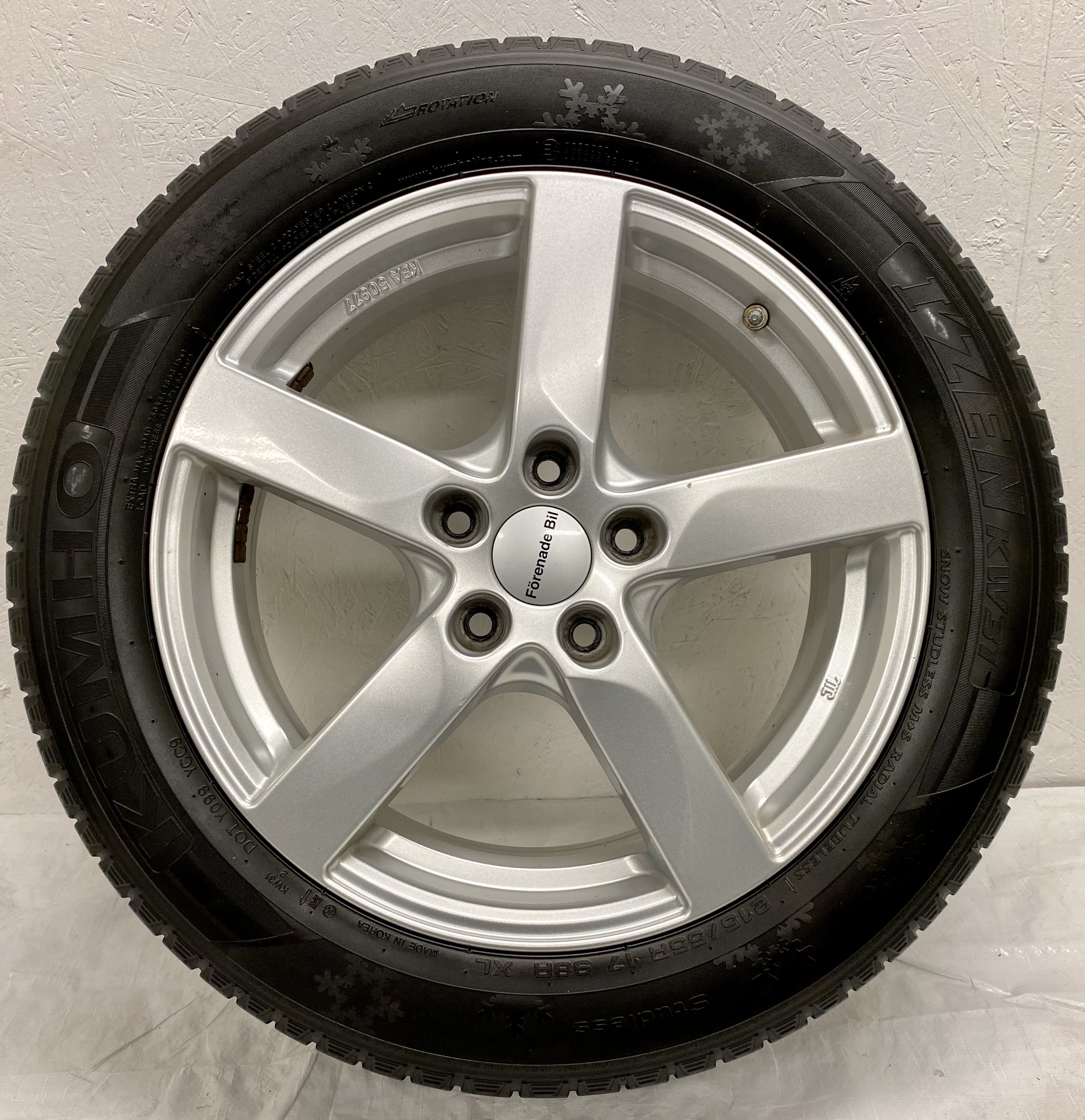 Kompletta Vinterhjul Friktion | ALUTEC Kia Optima TPMS 5x114.3 7x17 ET50 67.1 + 215/55 R17 98R Kumho iZen KW31 | V47-2017 | 6.5|6.5|4.5|4.5 mm - 5