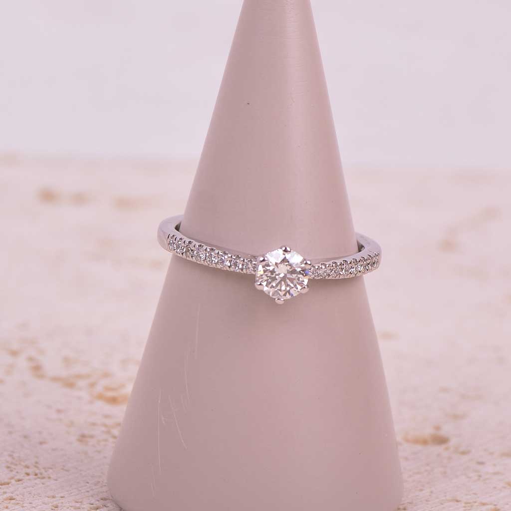 Solitairering i hvidguld med 0,41ct tot. Årgang - 5