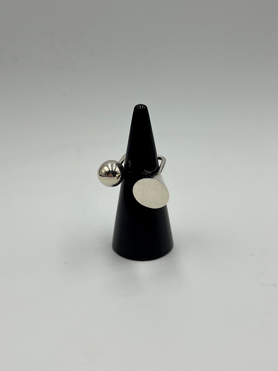 Ring Exign kula och kon handgjord silver 
