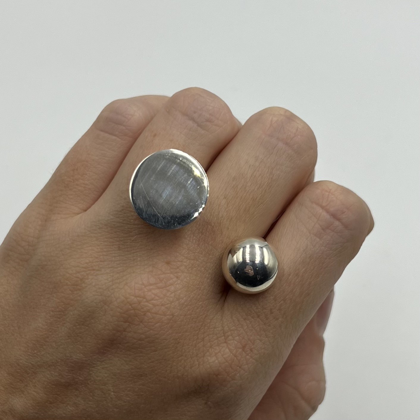 Ring Exign kula och kon handgjord silver 