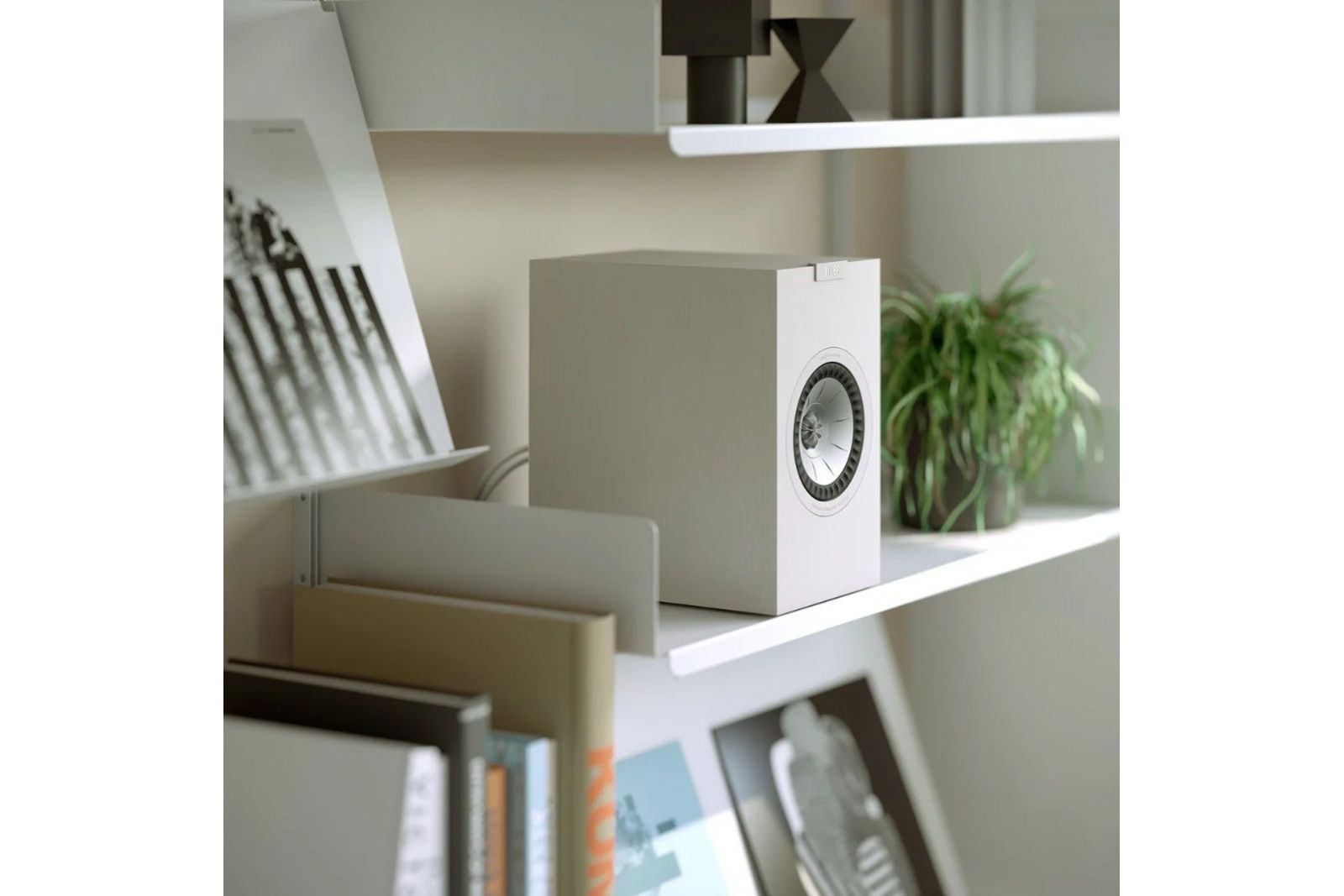 KEF Q1 Meta - 8