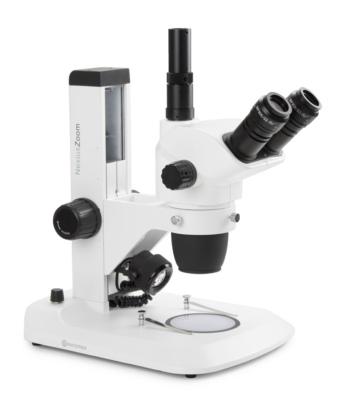 Stereomikroskop Nexius Zoom EVO Trino, 6,5x till 55x zoom, kugghjul/kuggstång, över- och underbelysning, 3 W LED