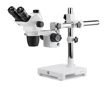Stereomikroskop Nexius Zoom EVO Trino, 6,5x till 55x zoom, pelarstativ, för abete direkt på bordet, obs. utan belysning.