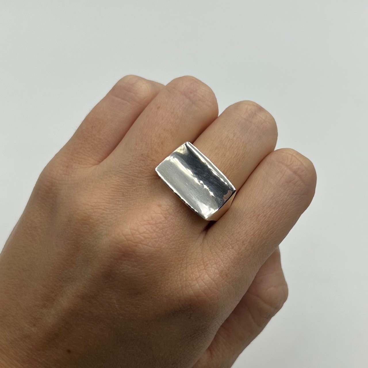 Ring Exign konkav handgjord silver 