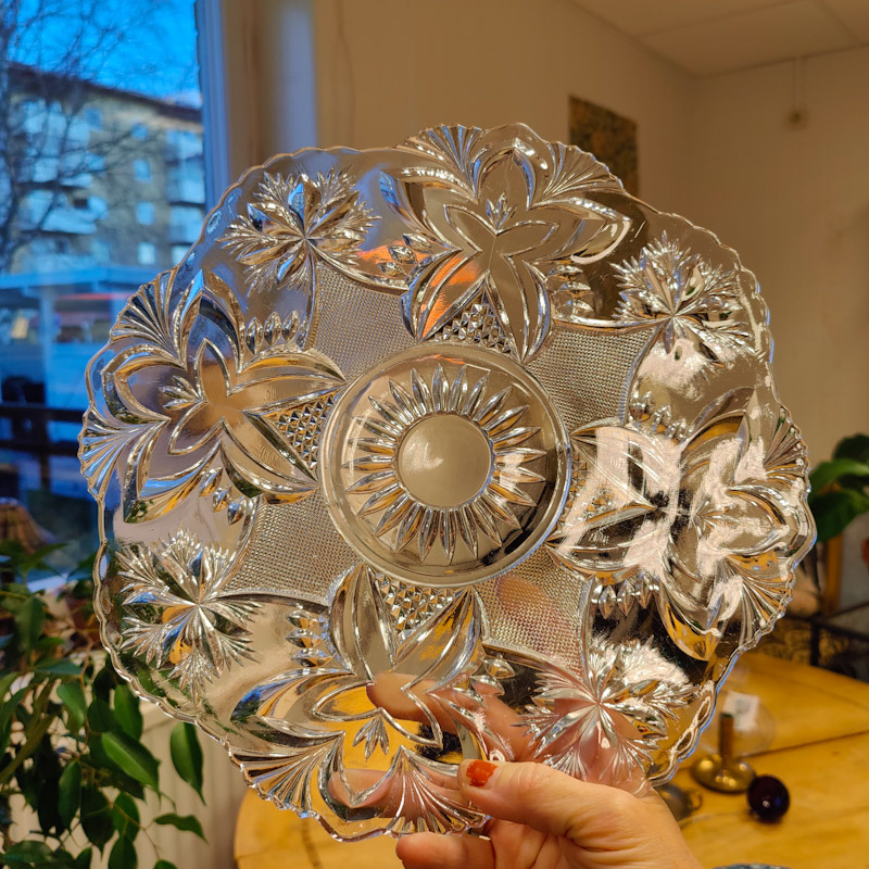Serveringsfat i pressglas