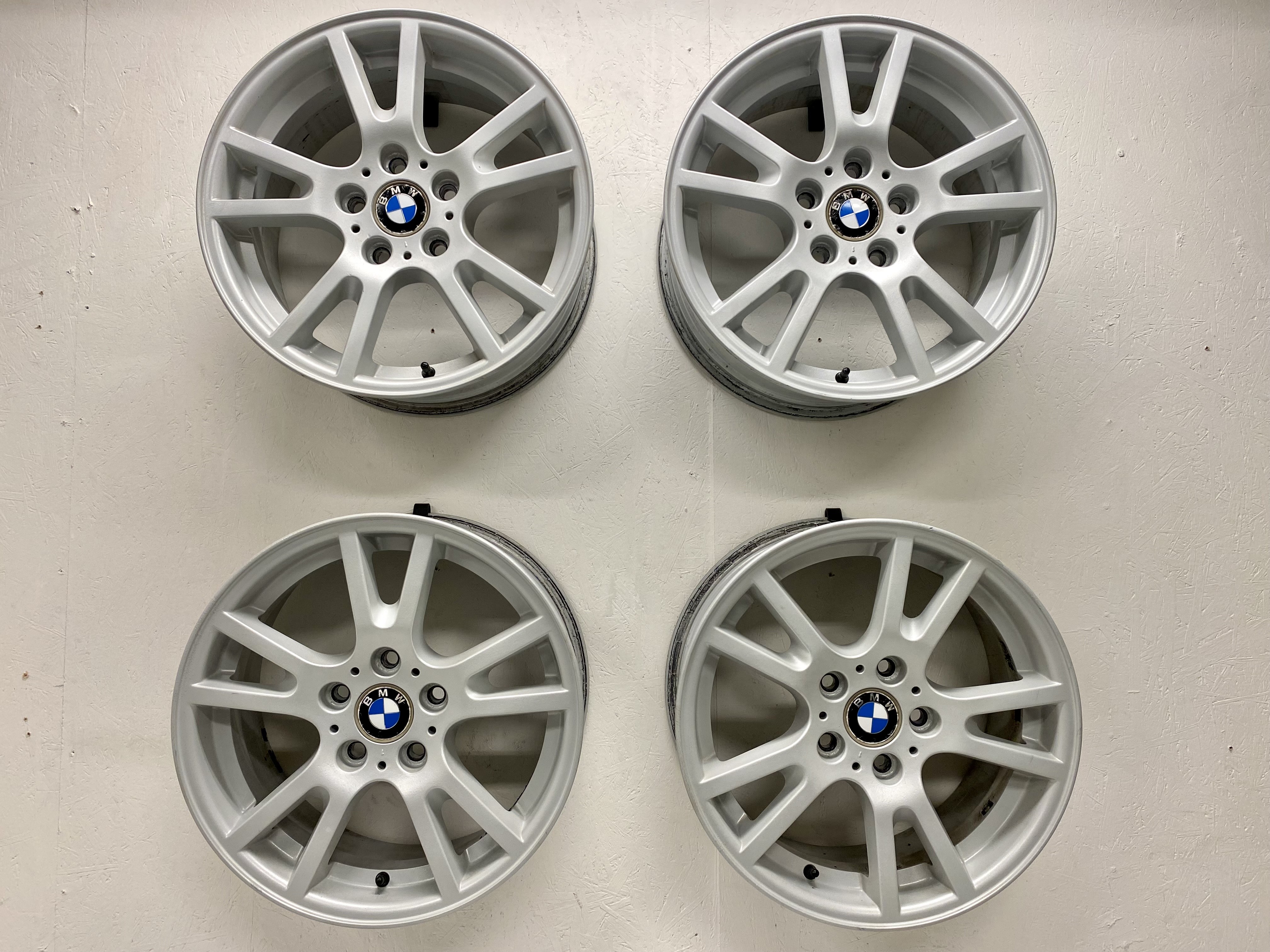 BEGAGNAT | 4 st | 17" BMW X3 E83 3412060 ALUFÄLGAR Ljus silver | 5x120 8x17 ET46 72.6