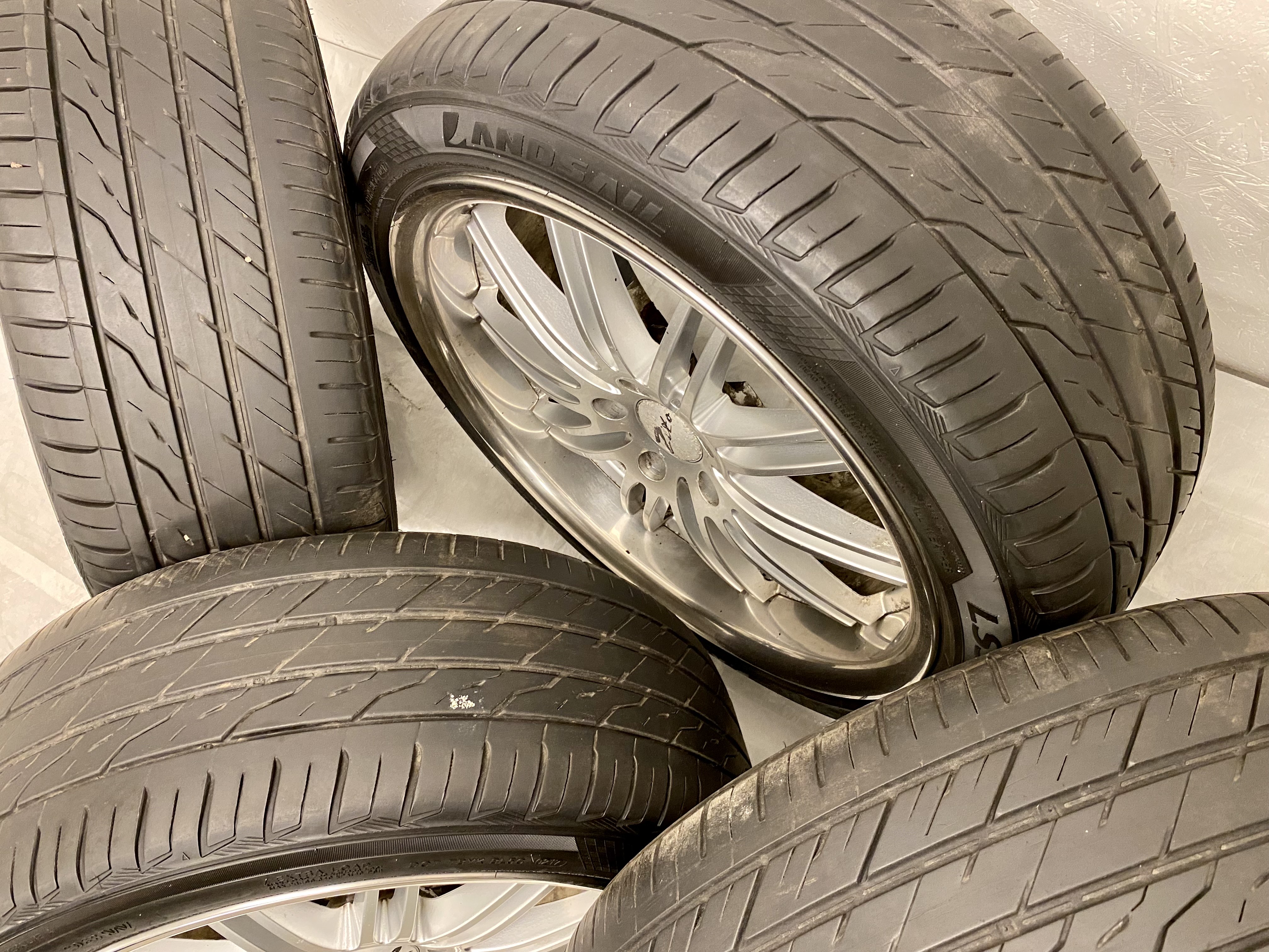 Kompletta Sommarhjul | ZITO Audi A4 A6 Allroad A8 S8 5x112 8.5x19 ET35 73.1 + 235/40 R19 98W Landsail LS588 UHP | V02-2017 | 5|5|5|5 mm - 3