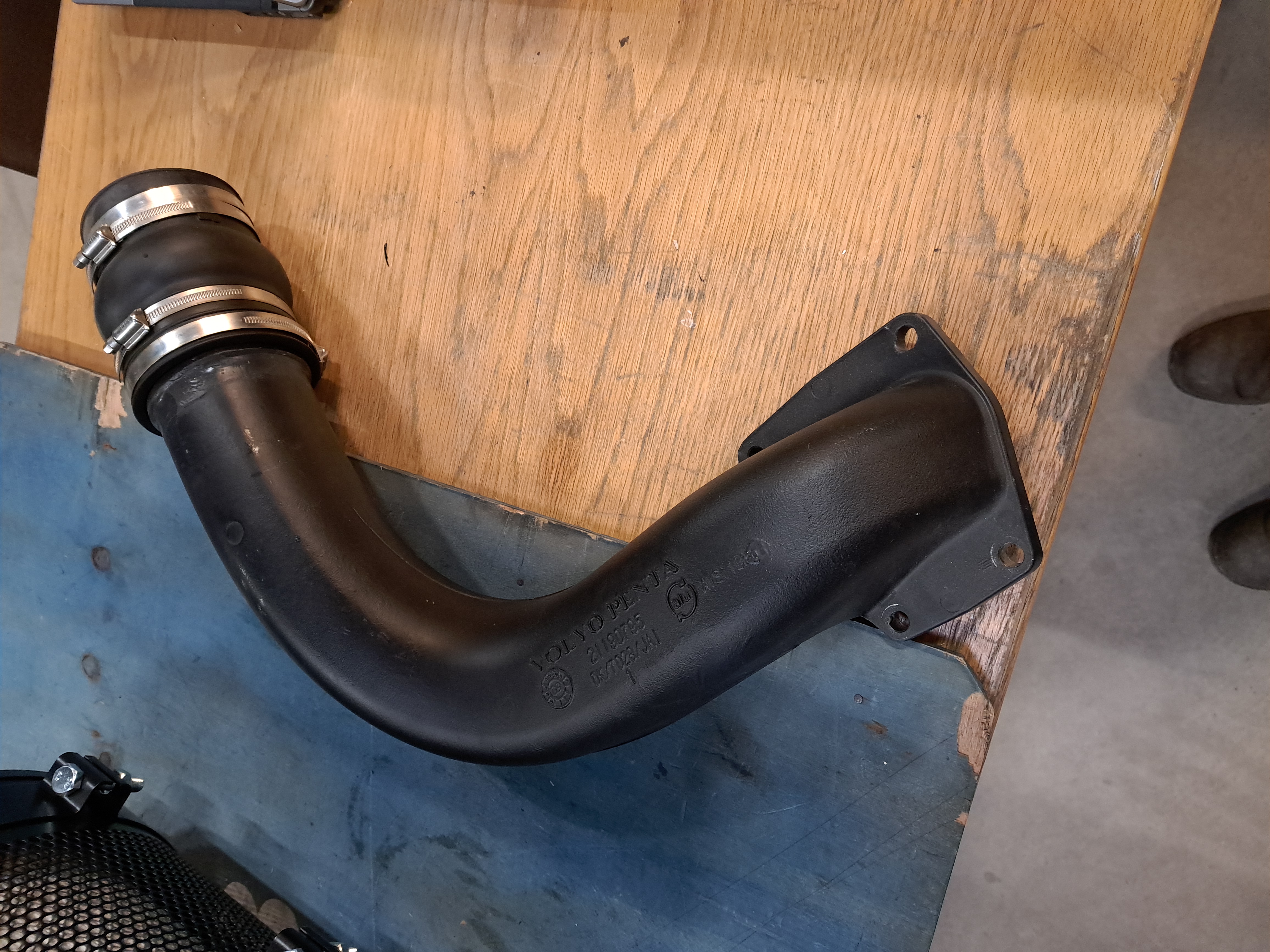 Exhaust manifold / Exhaust pipe
