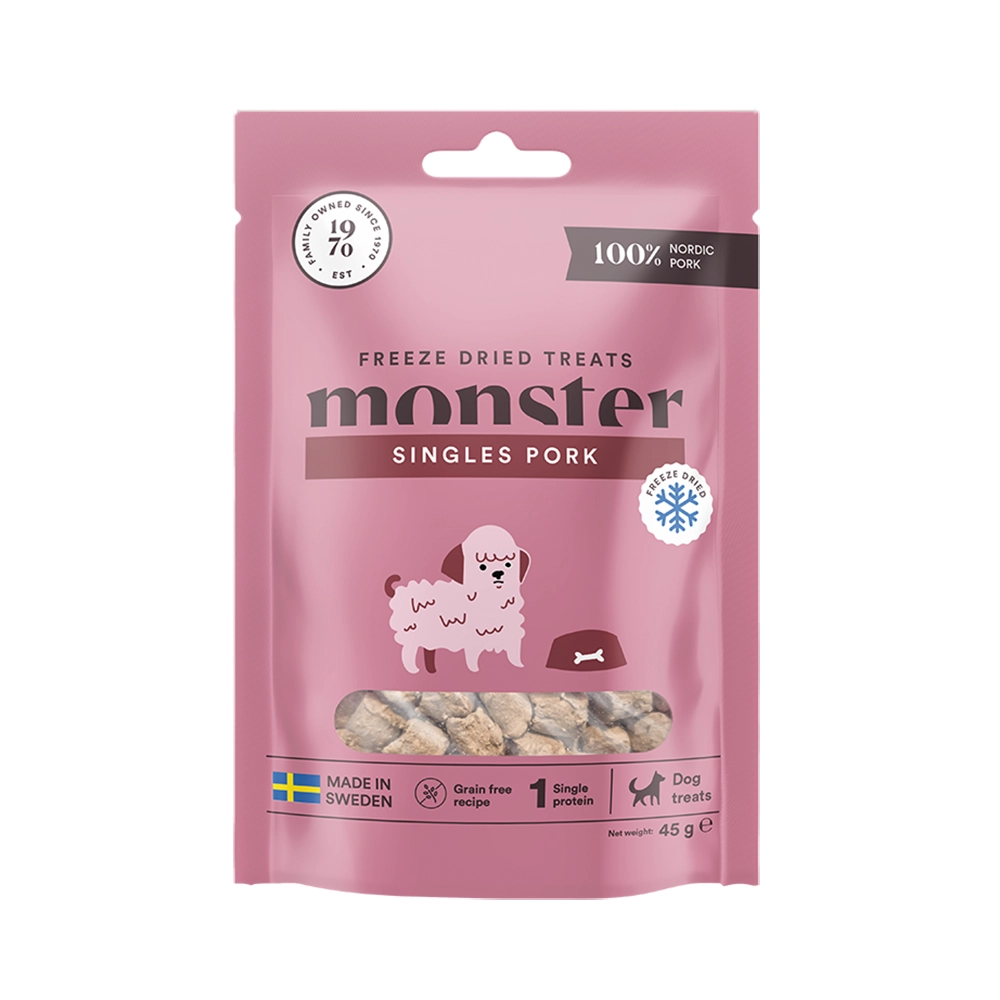 Freeze-dried dog treats contain only meat chicken lamb pork or beef