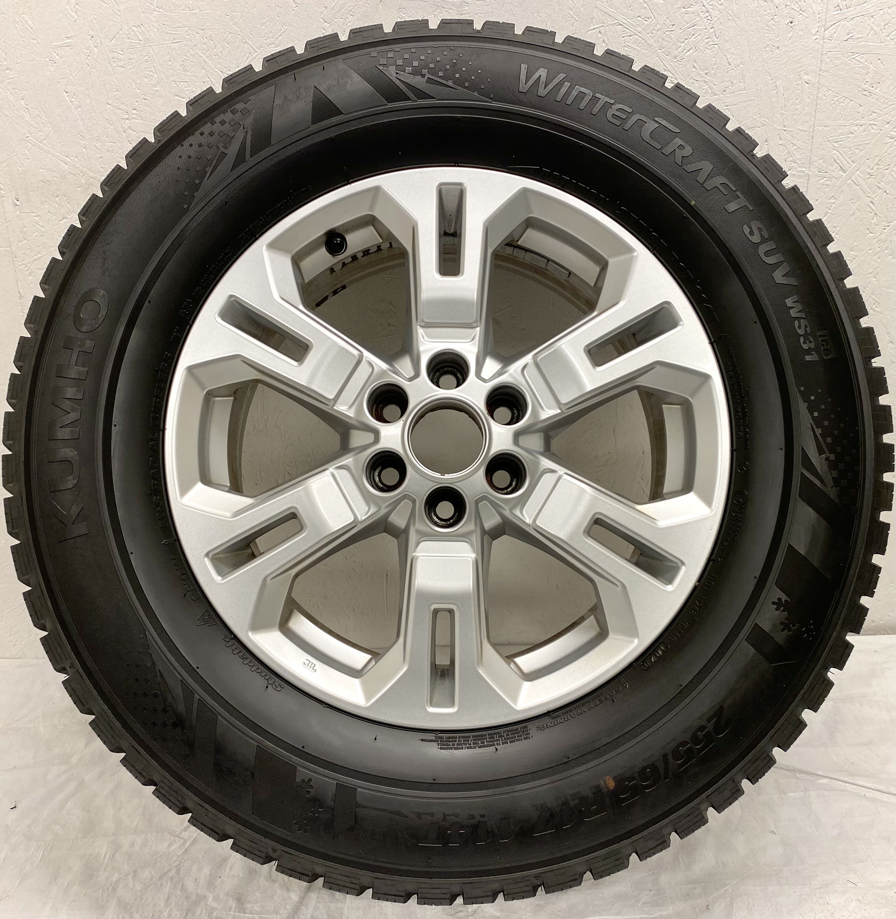 Kompletta Vinterhjul DUBB | NISSAN NAVARA 6x114.3 7x17 ET45 66.1 + 255/65 R17 114T Kumho Winter Craft SUV Ice WS31 | V10-2020 | 6.5|6.5|7|7 mm - 8