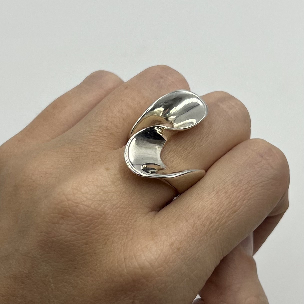 Ring Exign snirklig handgjord silver 