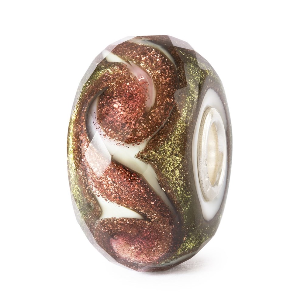 Fire Within – en facetterad Trollbeads-glaspärla i kopparrött och guld som glöder av inre kraft.