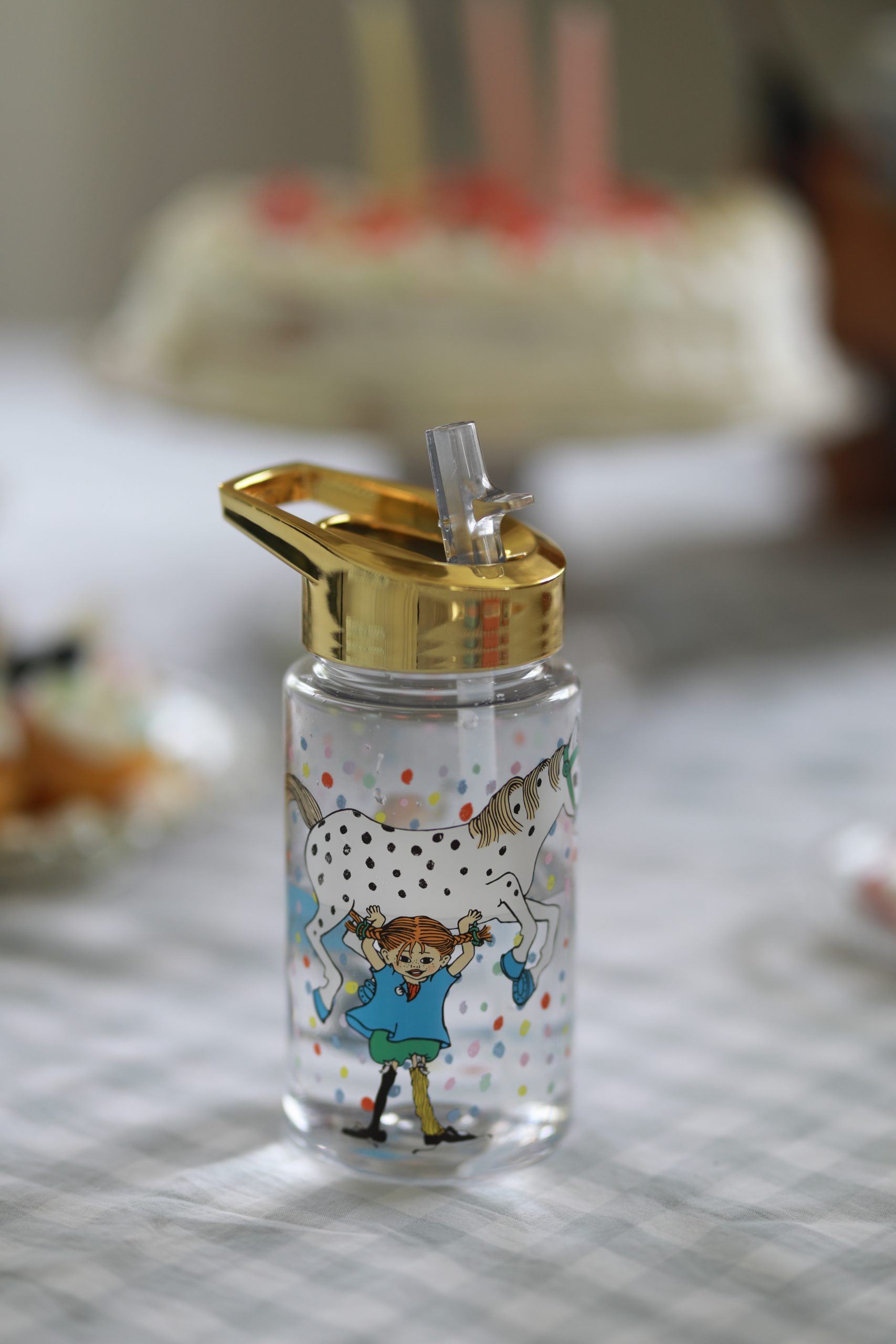 Pippi Longstocking Plastic Water Bottle - Birthday, gold - 3