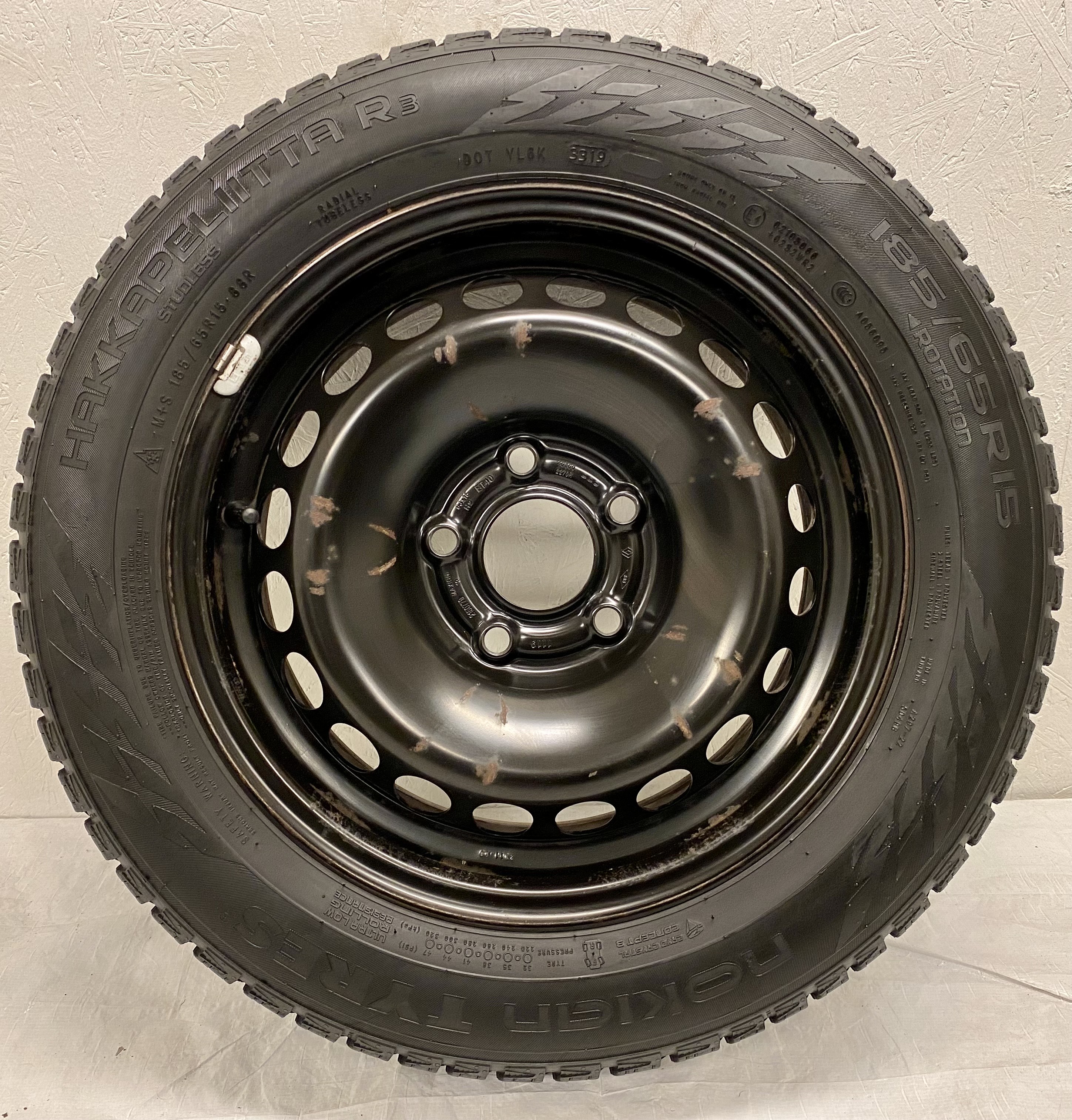 Kompletta Vinterhjul Friktion | 15" Renault ZOE 2019- 5x114.3 6x15 ET40 66.1 + 185/65 R15 88R Nokian Hakkapeliitta R3 | V33-2019 | 6|6|5|5 mm - 3