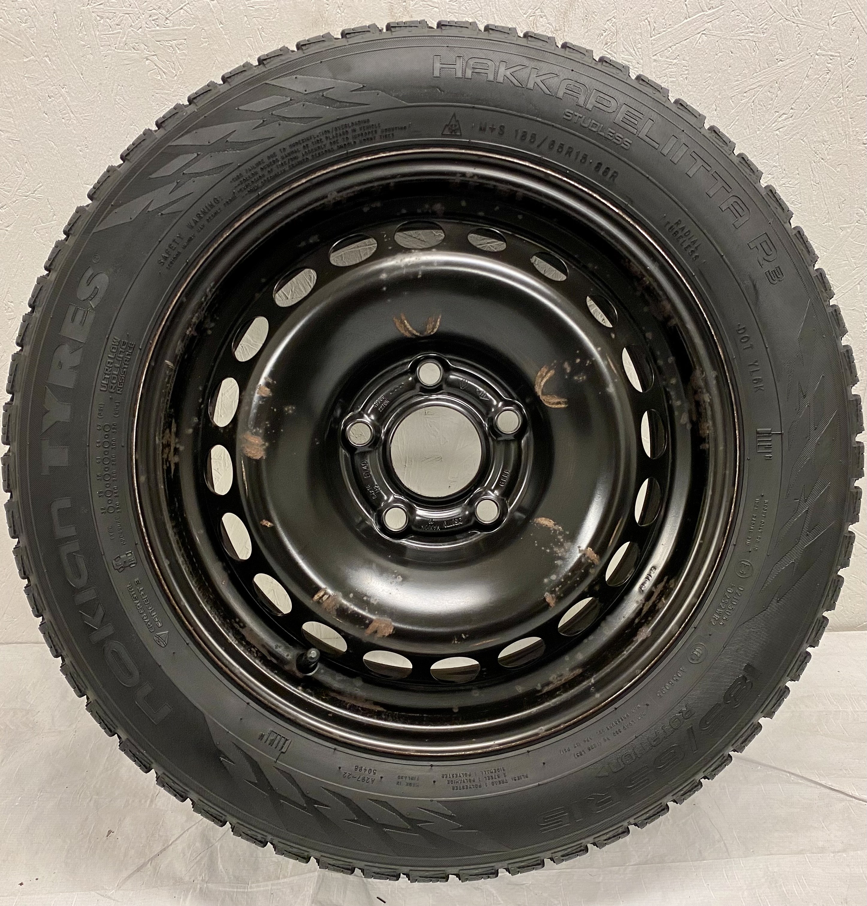 Kompletta Vinterhjul Friktion | 15" Renault ZOE 2019- 5x114.3 6x15 ET40 66.1 + 185/65 R15 88R Nokian Hakkapeliitta R3 | V33-2019 | 6|6|5|5 mm - 4