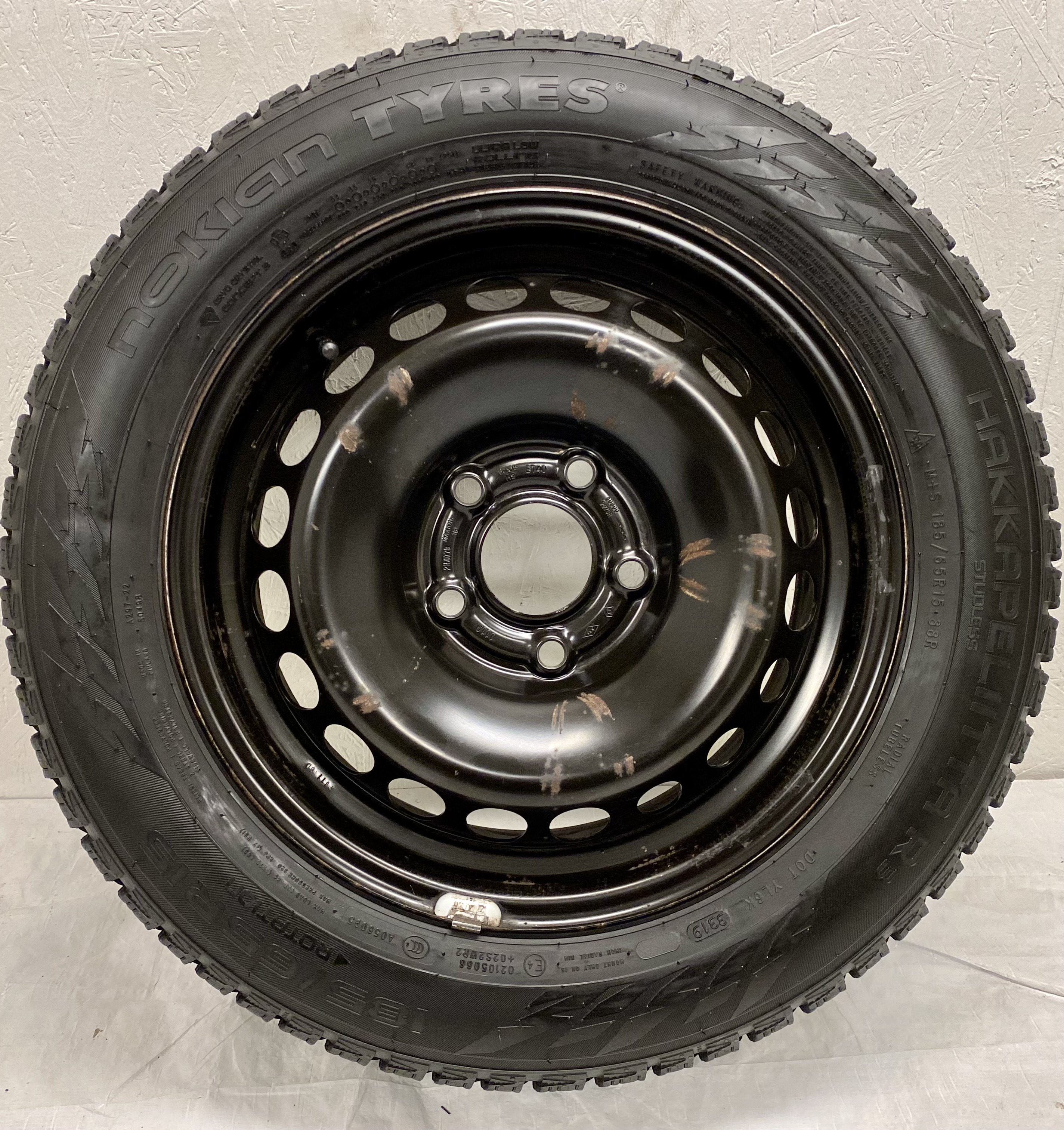Kompletta Vinterhjul Friktion | 15" Renault ZOE 2019- 5x114.3 6x15 ET40 66.1 + 185/65 R15 88R Nokian Hakkapeliitta R3 | V33-2019 | 6|6|5|5 mm - 5