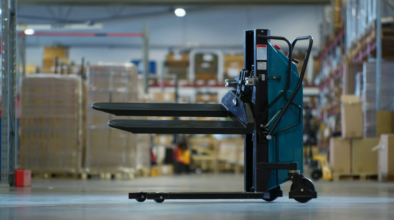 Elektrisk pallyftare med tiltfunktion / Maxlast: 800 kg - 2