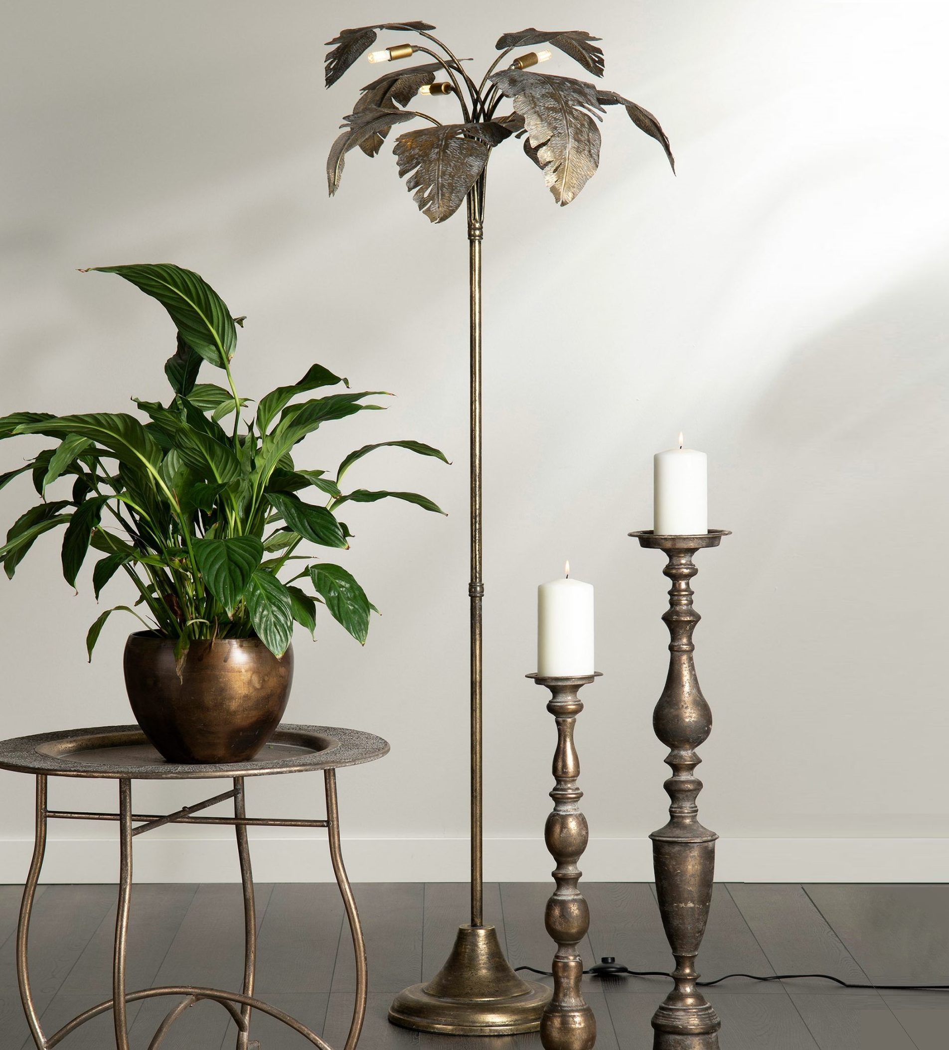 Golvlampa palmblad art deco stil - endast avhämtning.