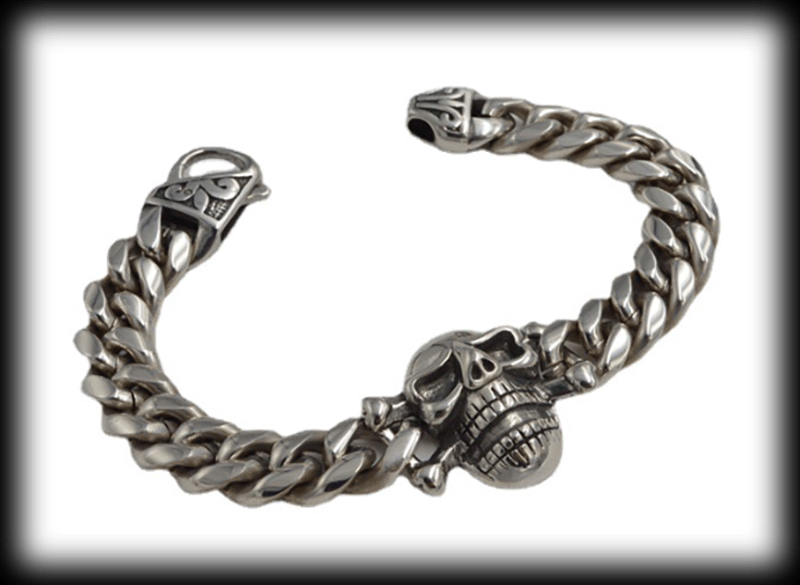 Dödskalle armband med snyggt lås.