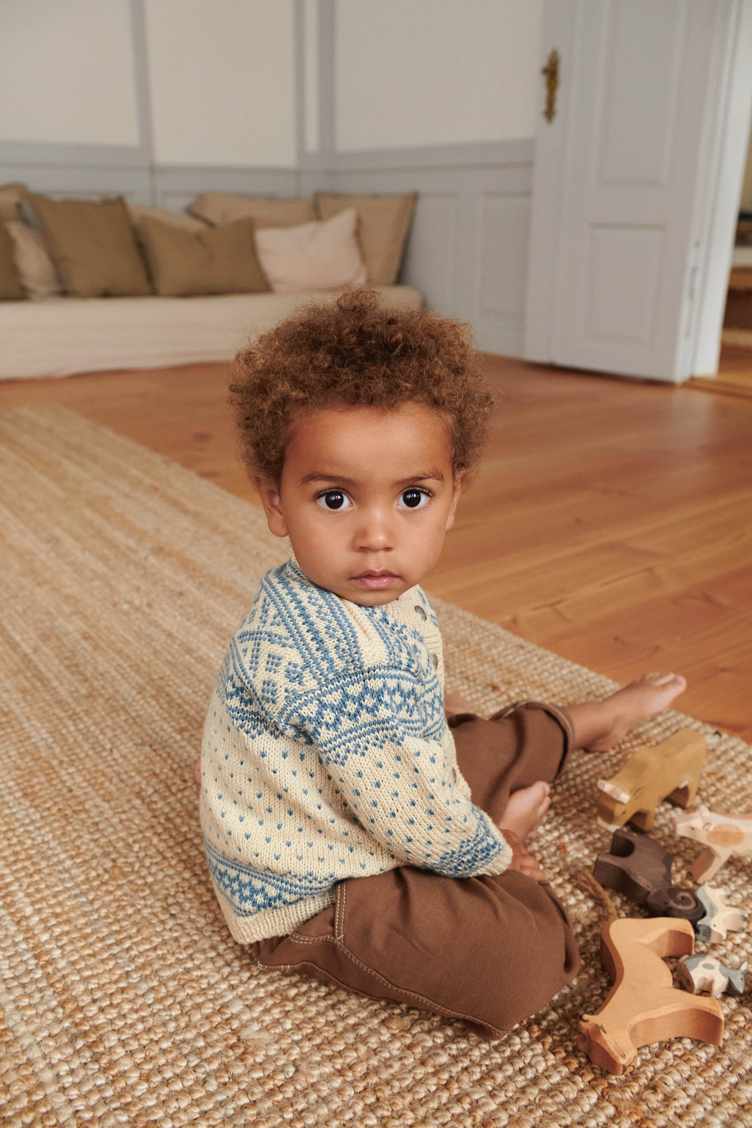 Sandnes Setesdal kofte baby 2512_01 (27 m flerfärgsstick st 3) - 3