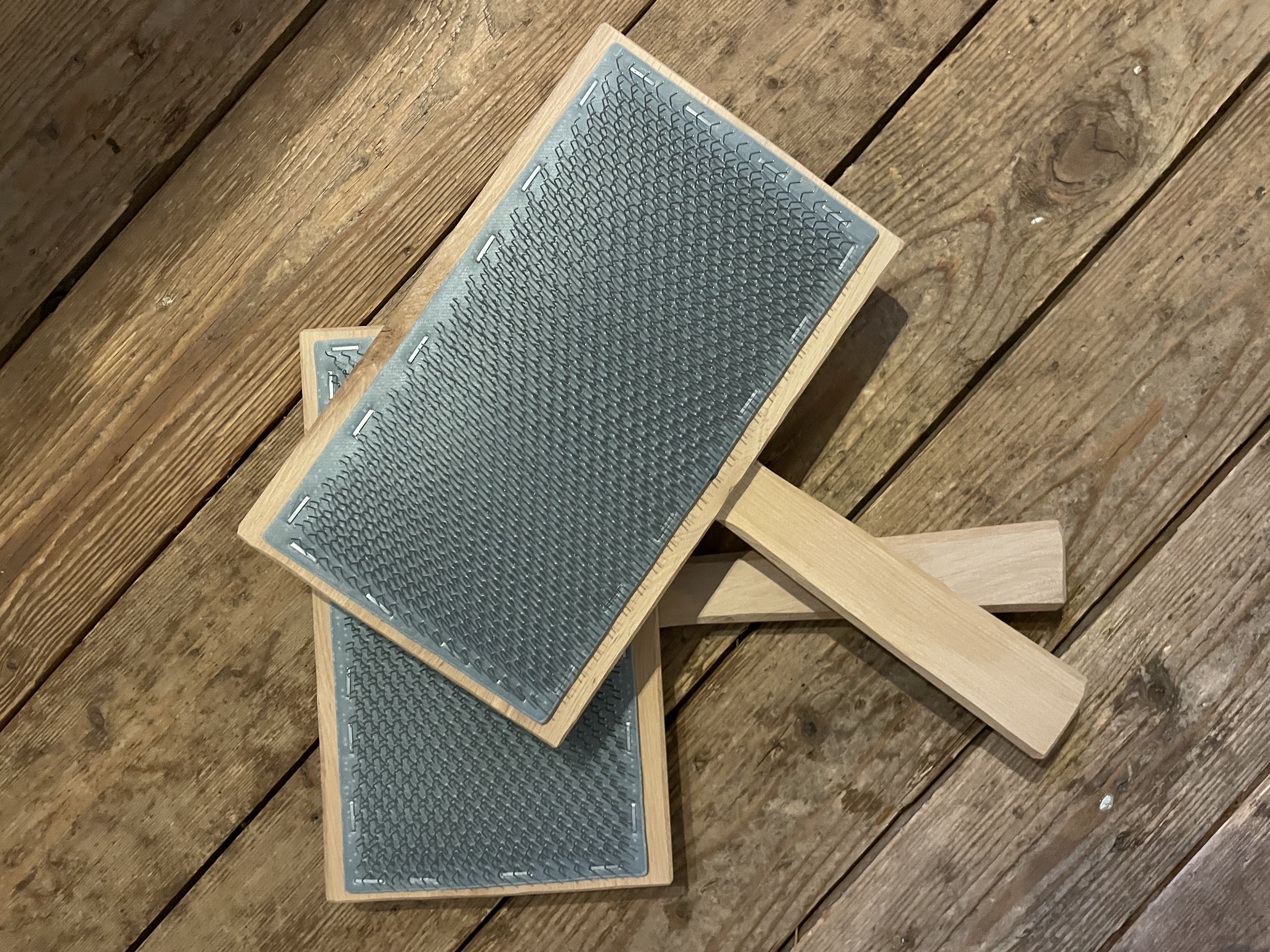 Hand carders - 5