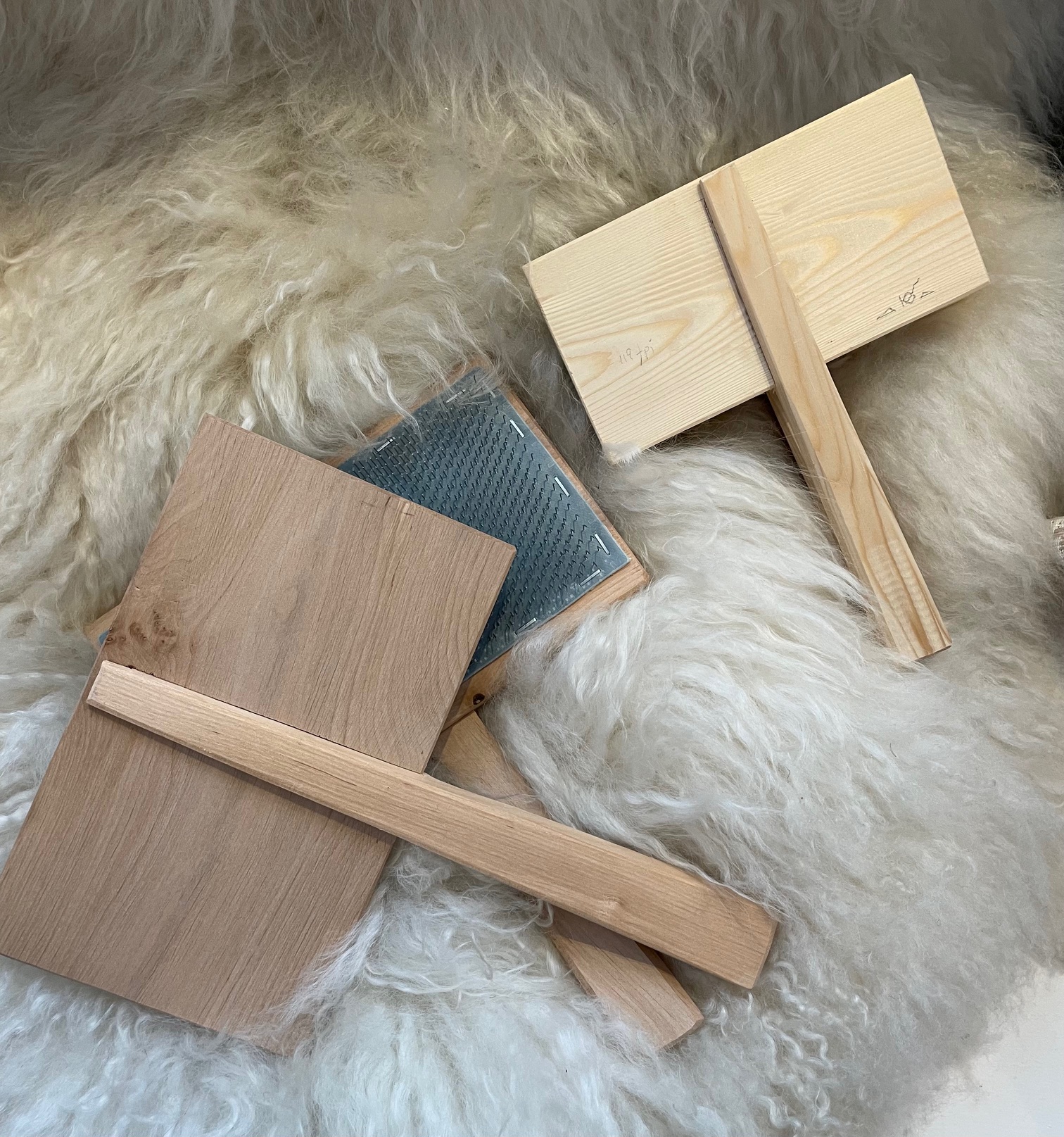 Hand carders