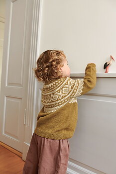 Sandnes Marius genser baby 2512_02 (28 m flerfärgsstick st 3)