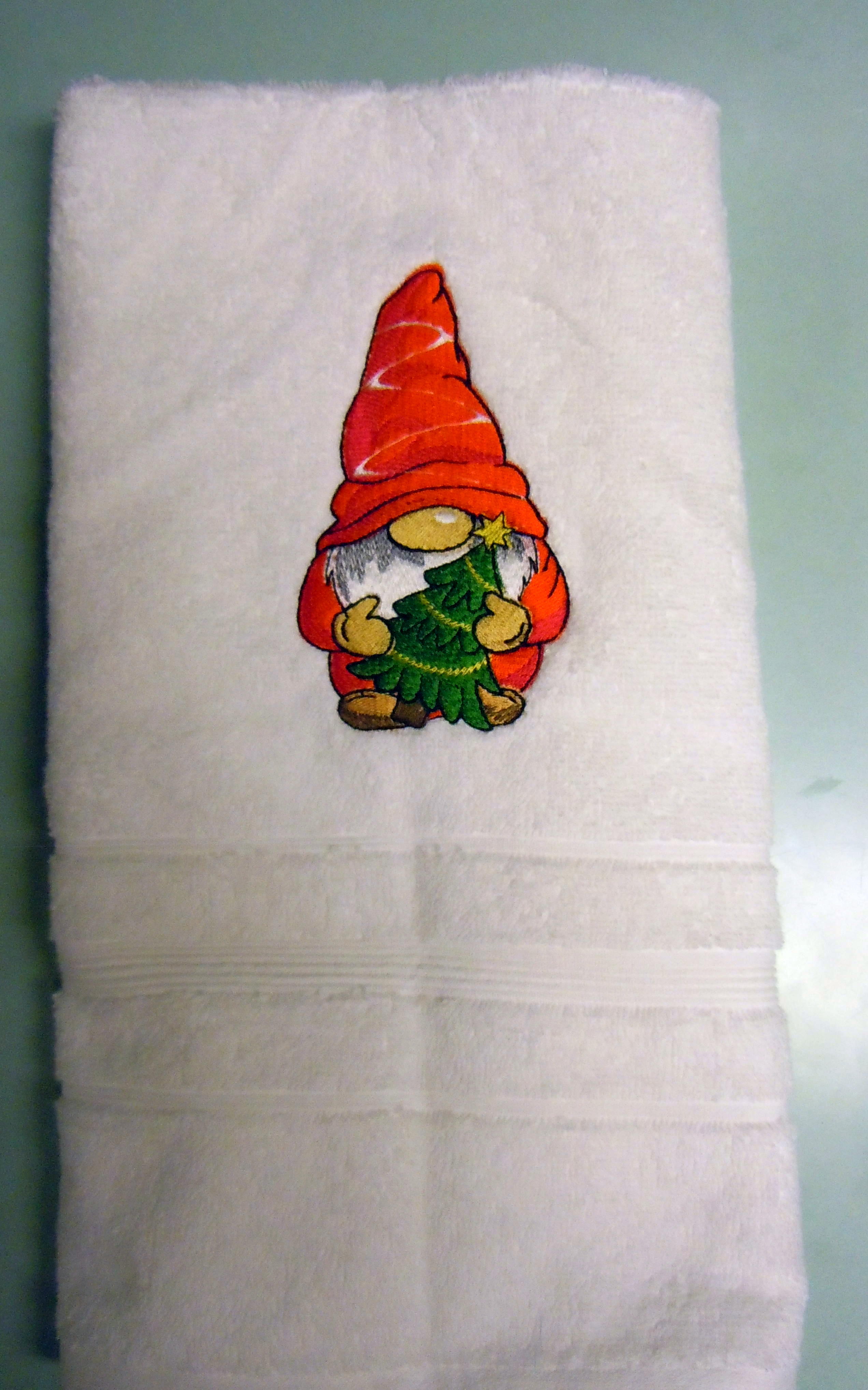 Broderad handduk Tomte med julgran - 2
