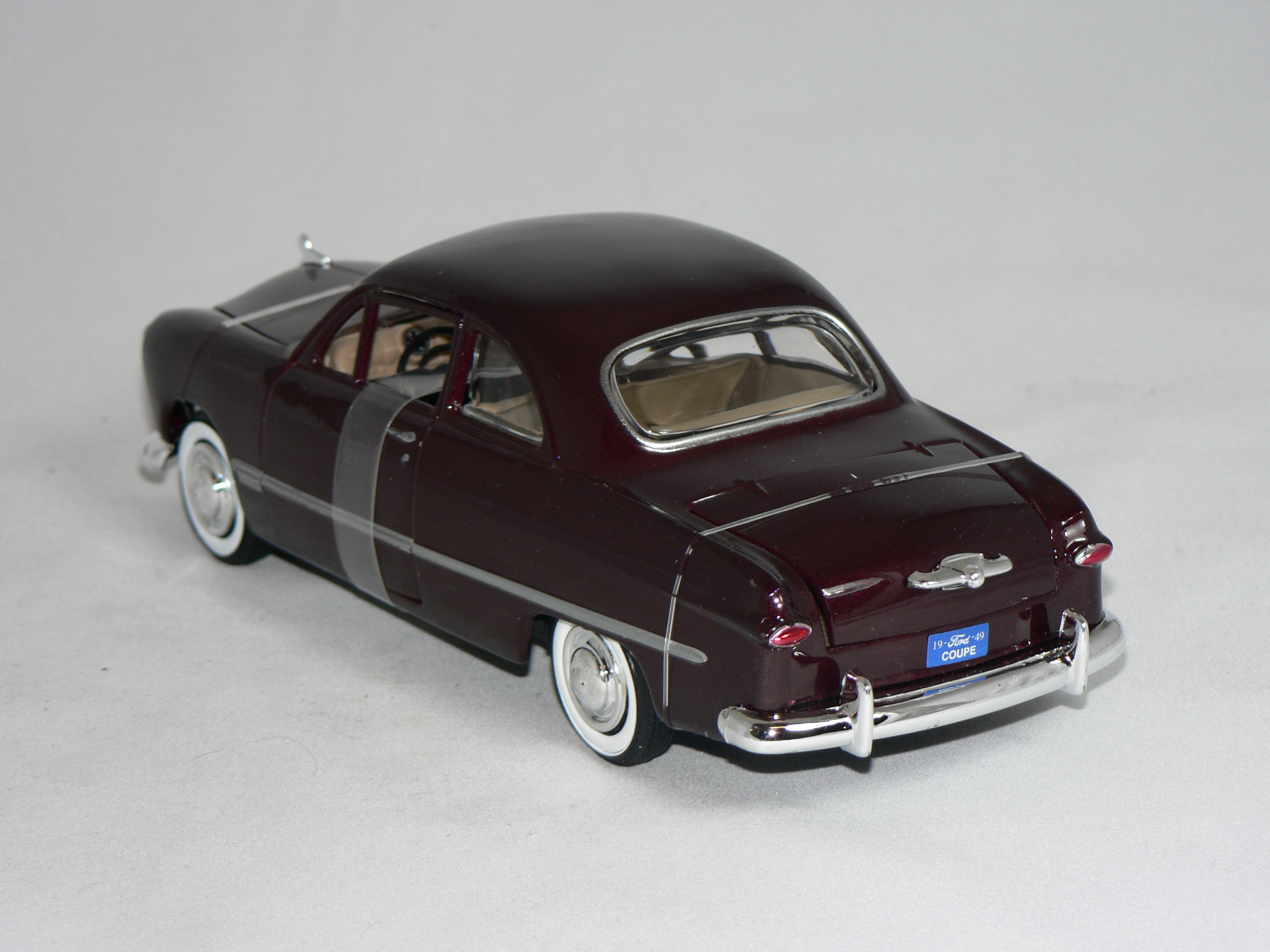 Ford  Coupe  1949  1:24  Motor Max - 2