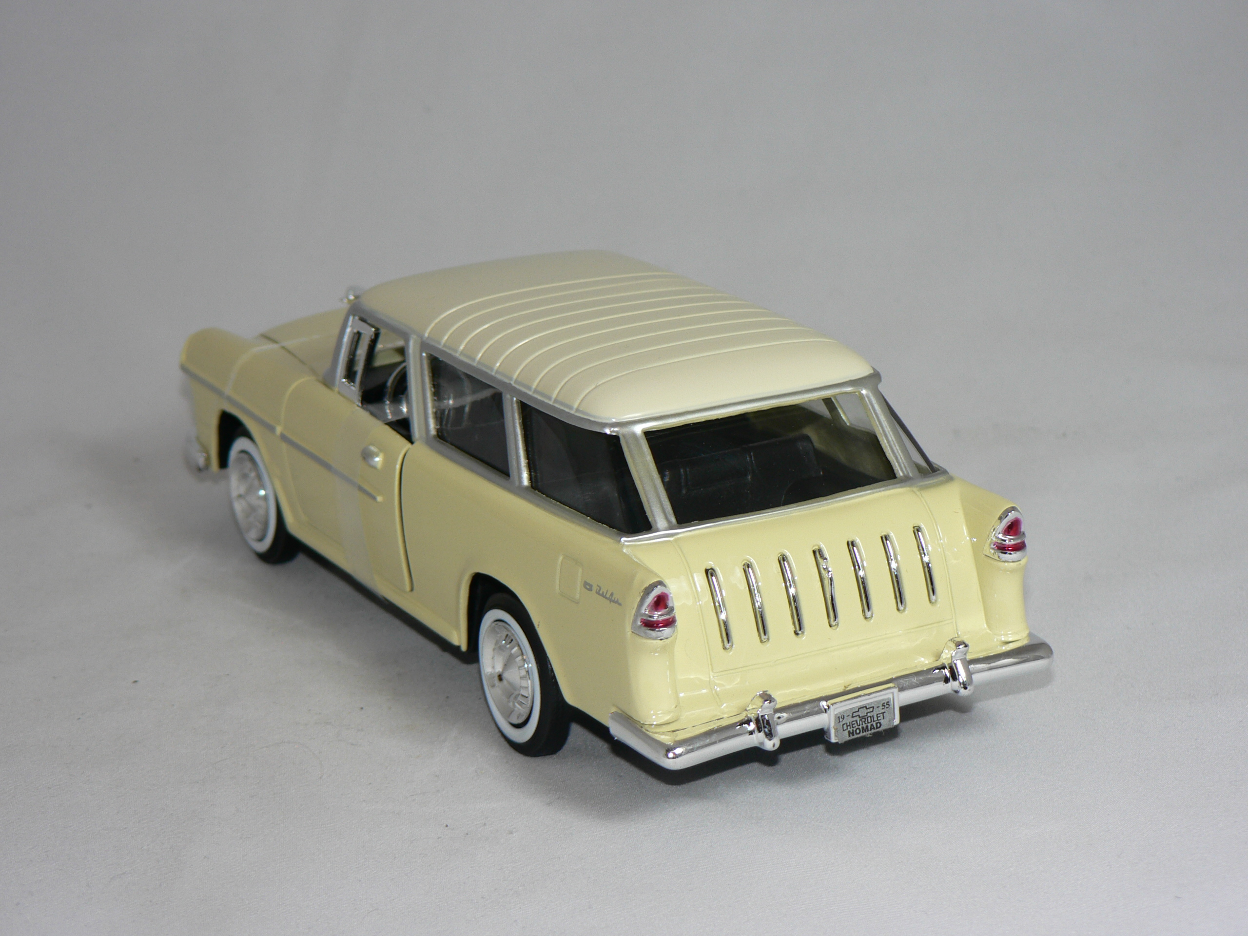 Chevrolet Bel Air Nomad  1955 1:24  Motor Max - 2