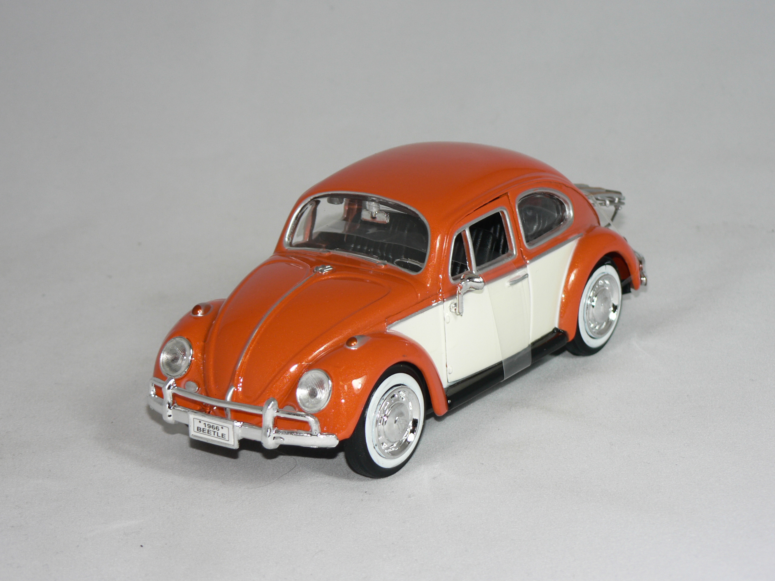 VW  1:24 Motor Max