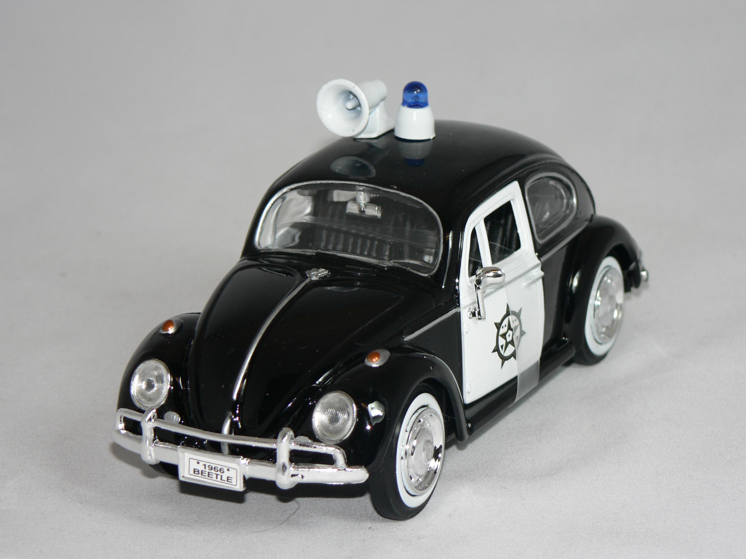 VW  Polis  1:24 Motor Max