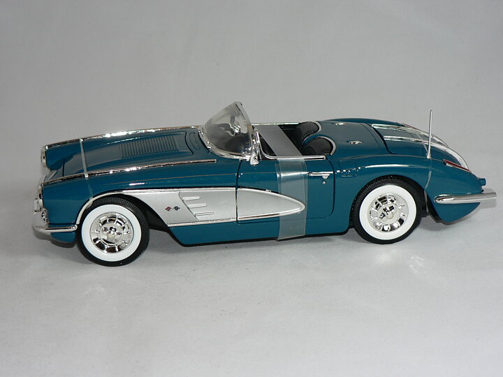 Chevrolet Corvette  1958   1:18   Motor Max