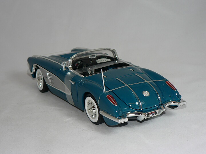 Chevrolet Corvette  1958   1:18   Motor Max
