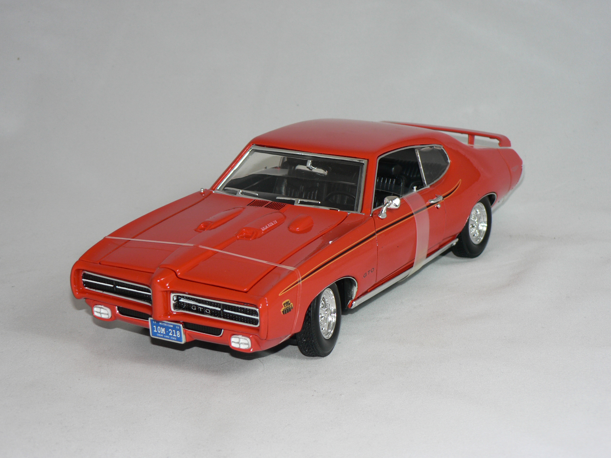 Pontiac GTO 1969  Judge  1:18 Motor Max