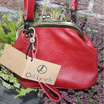 Liten Evanna i skinn  från Odi Lynch,  röd