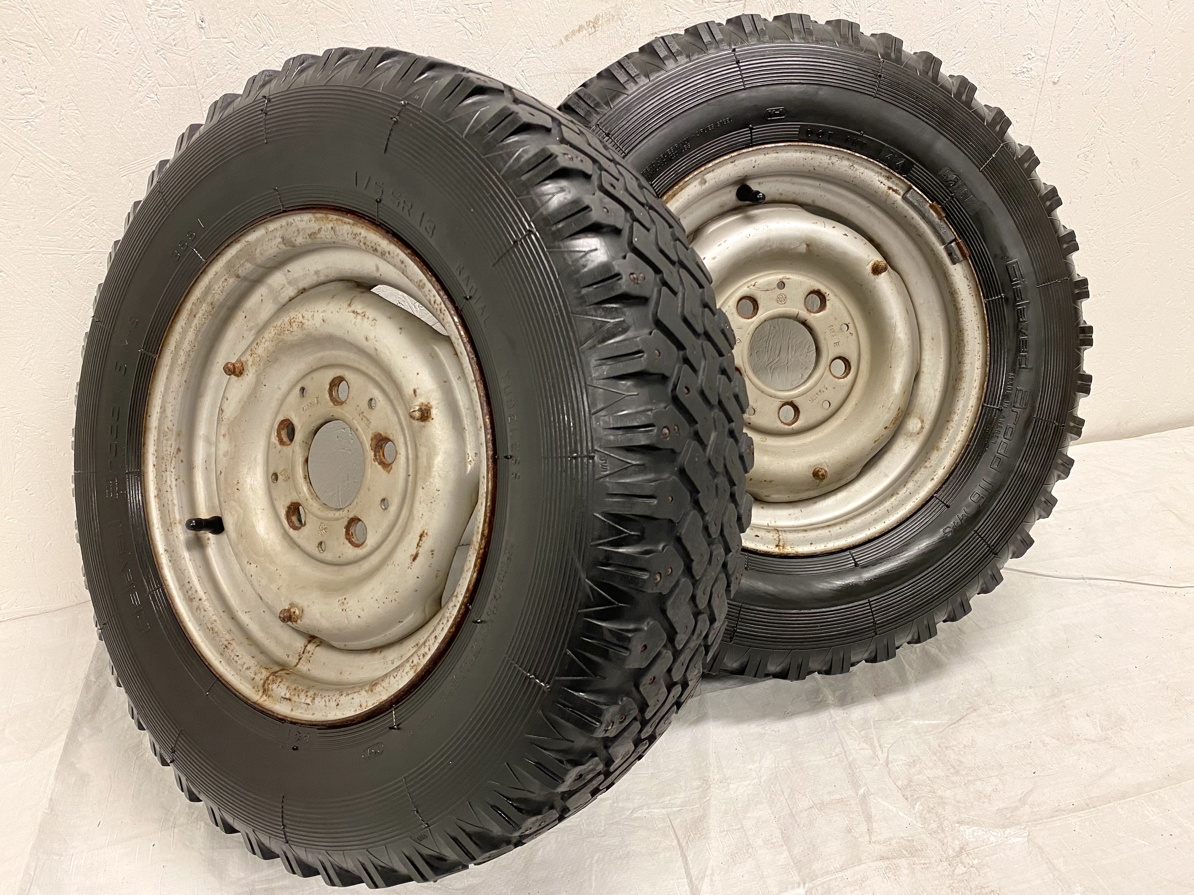 Kompletta Vinterhjul Dubb 2 st | SLÄP 5x112 5x13 ET?? 66.6 + 175 SR13 Gislaved Brodd 116 M+S | V45-2006 DÄCK BÖR BYTAS | 3.5|3.5 mm