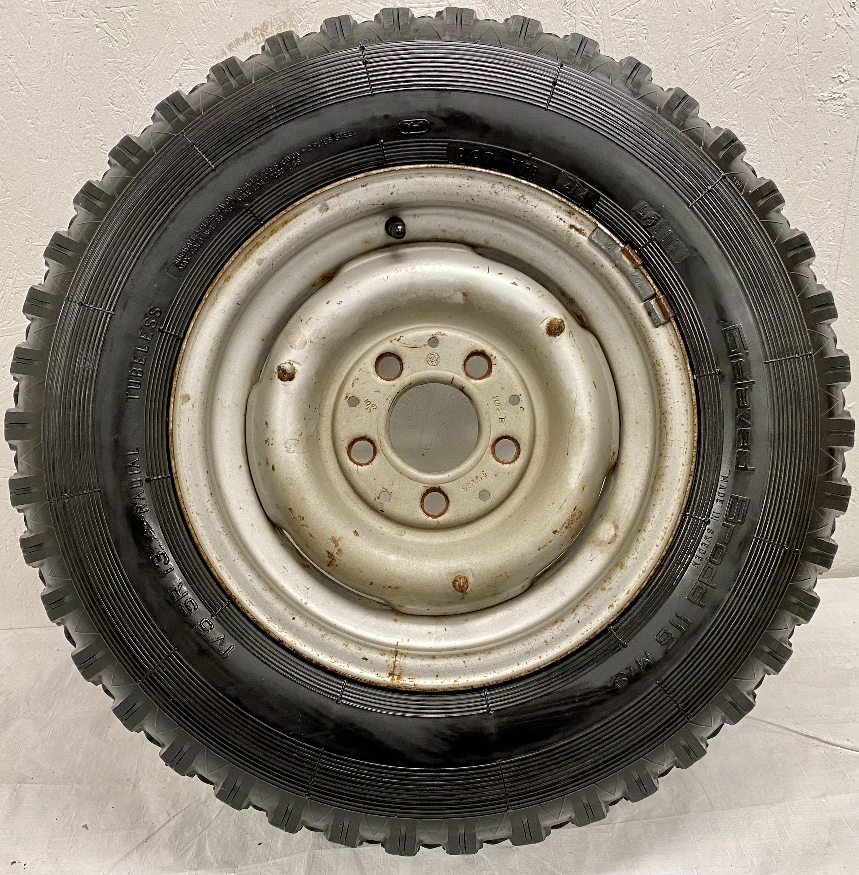 Kompletta Vinterhjul Dubb 2 st | SLÄP 5x112 5x13 ET?? 66.6 + 175 SR13 Gislaved Brodd 116 M+S | V45-2006 DÄCK BÖR BYTAS | 3.5|3.5 mm - 5