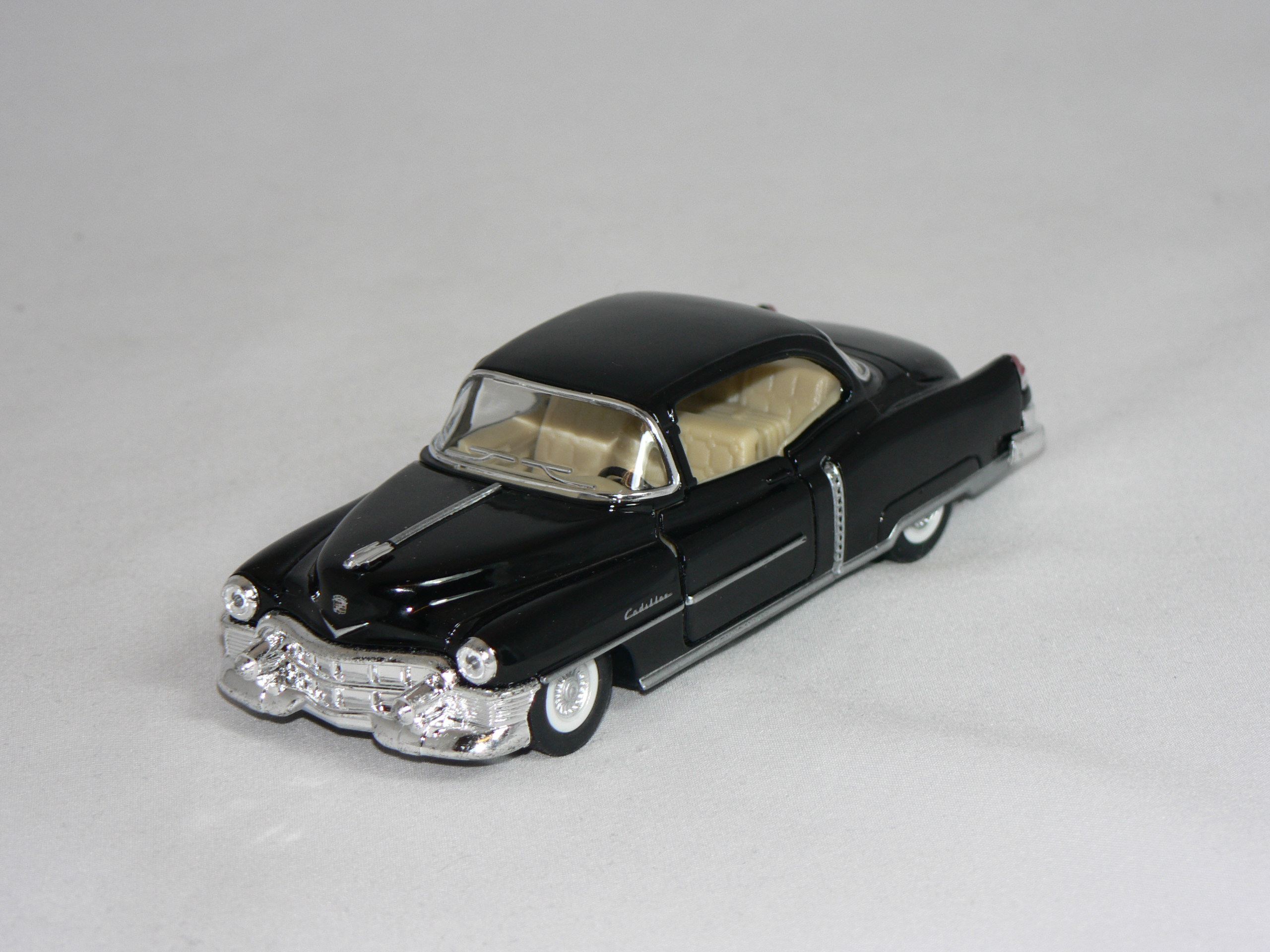 Cadillac Serie 62  1953  1:43  Kinsmart