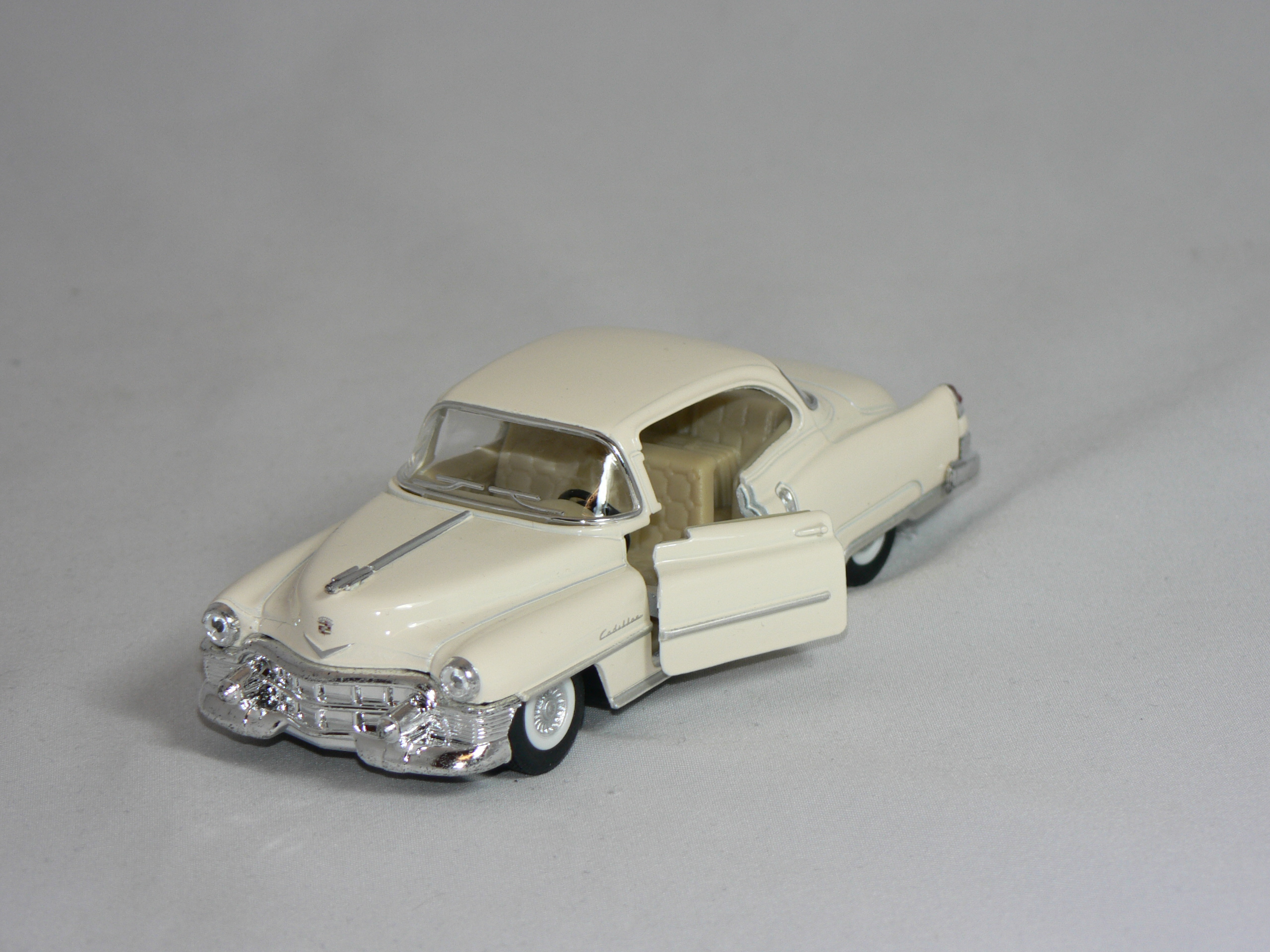 Cadillac Serie 62  1953  1:43  Kinsmart