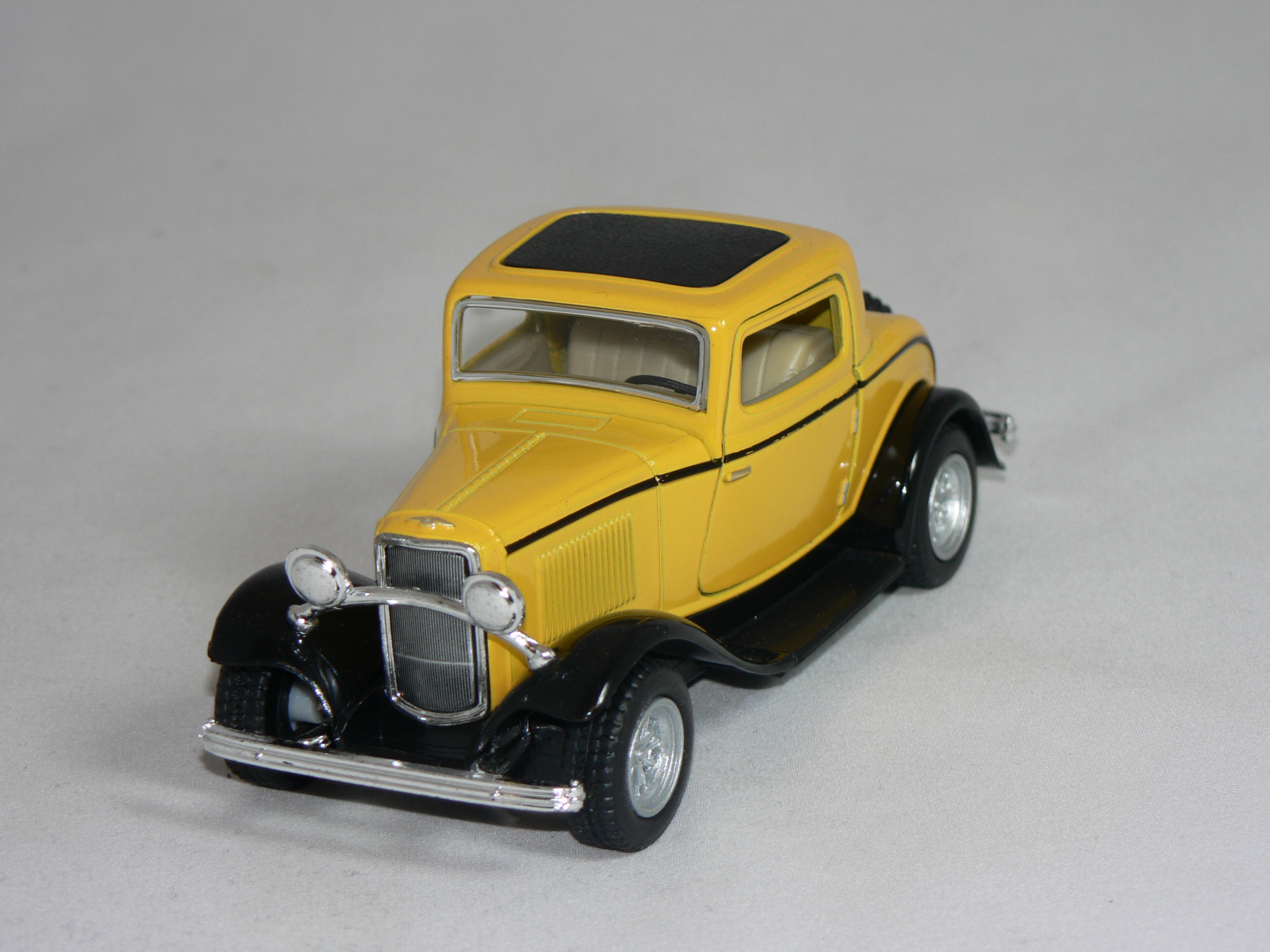 Ford Coupe 1932   1:36 Kinsmart