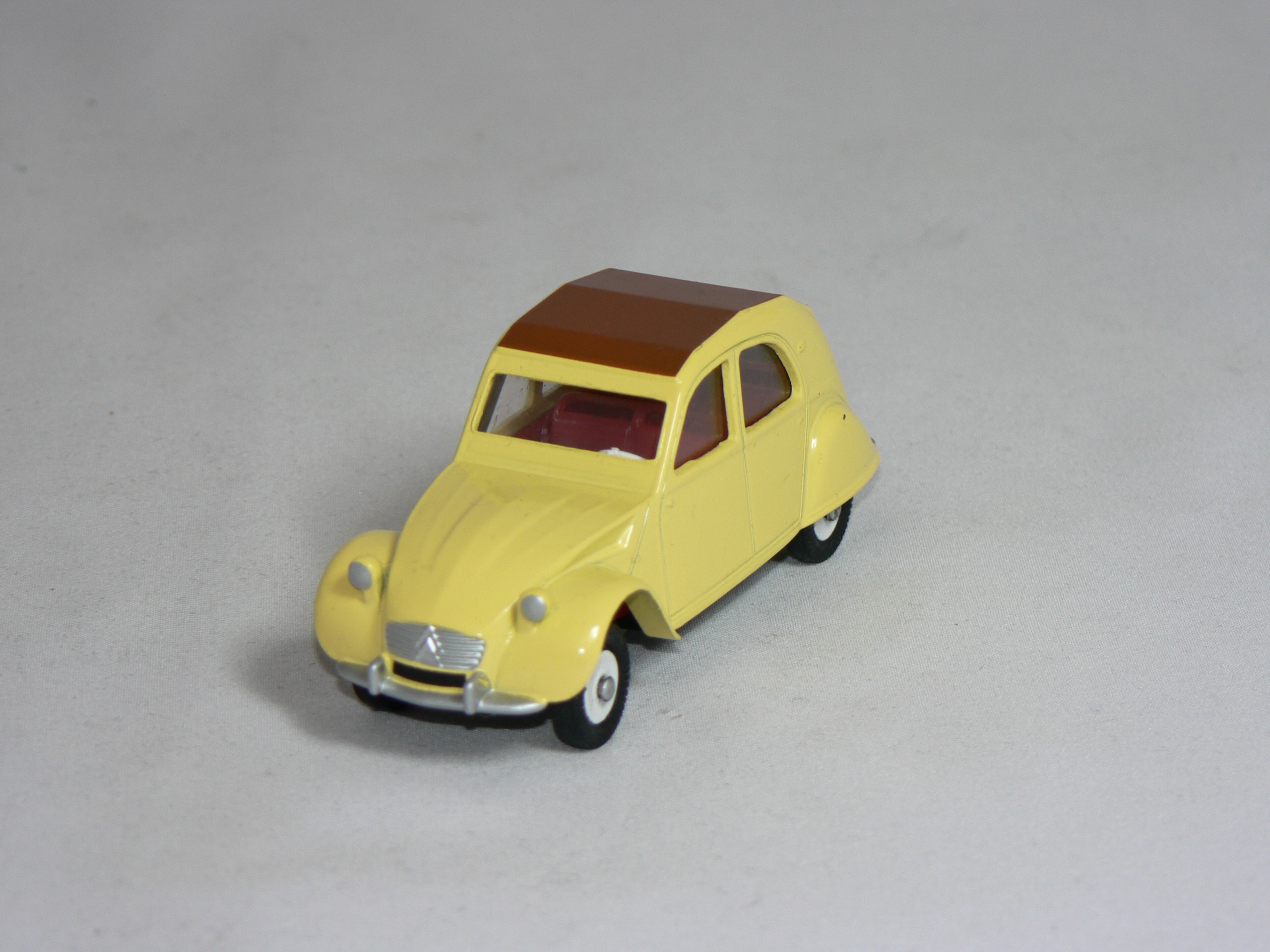 Citroen 2 CV  1961  1:43  Dinky Toys