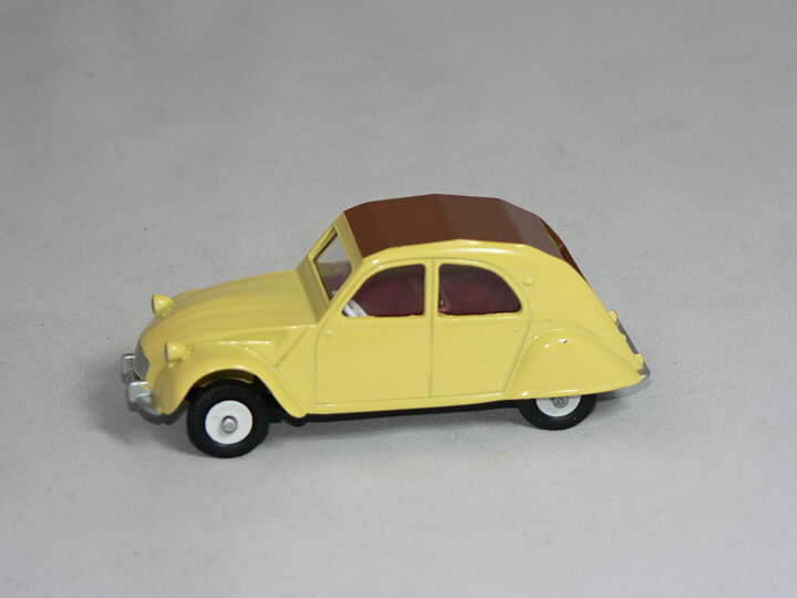 Citroen 2 CV  1961  1:43  Dinky Toys