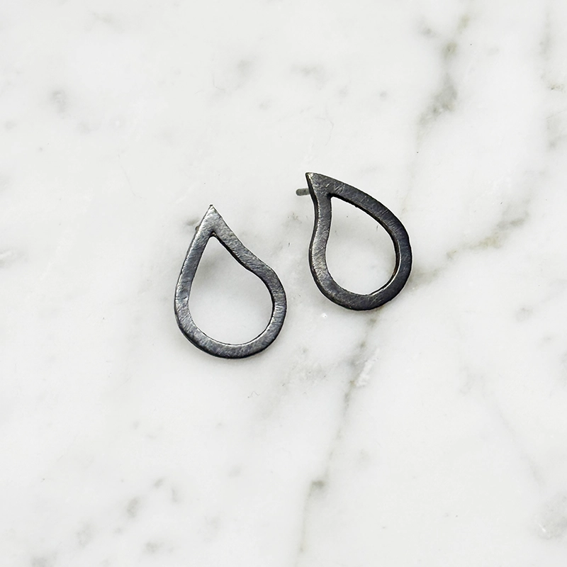 Silverörhängen TEAR DROP - oxiderat silver S/M/L - 2