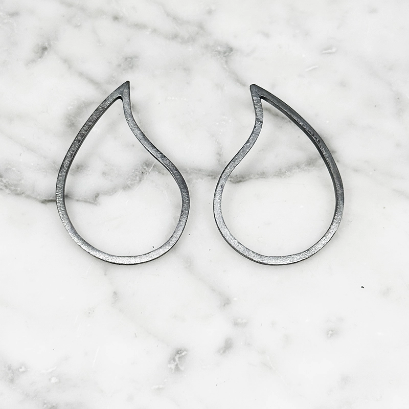 Silverörhängen TEAR DROP - oxiderat silver S/M/L - 5