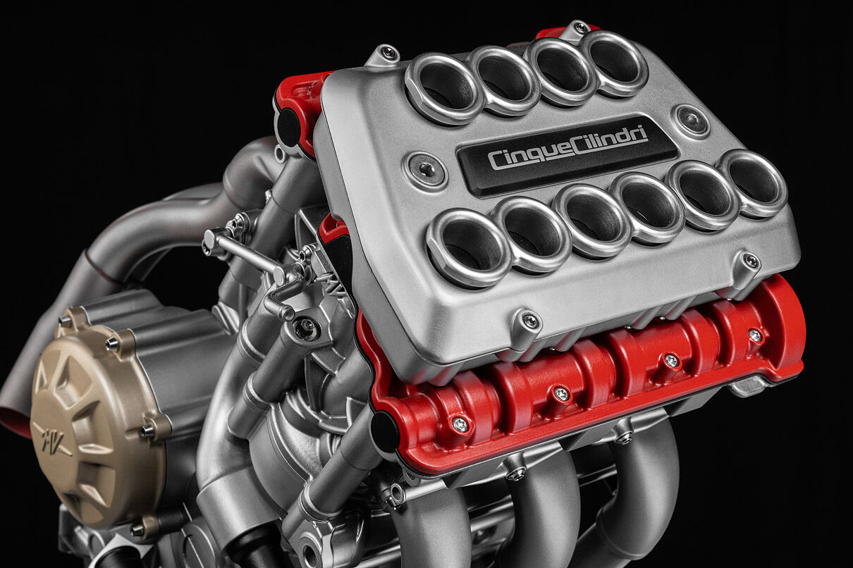 Nov 2025: New MV Agusta 5-cyl!