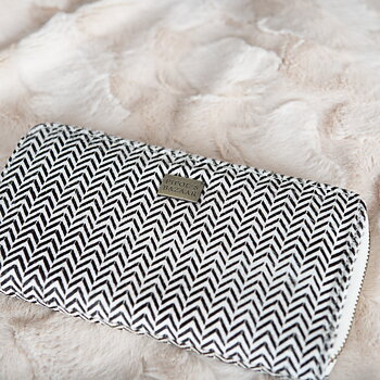 Pipol / Pipol´s Bazaar -  Widy Furry Wallet Arrow Black White