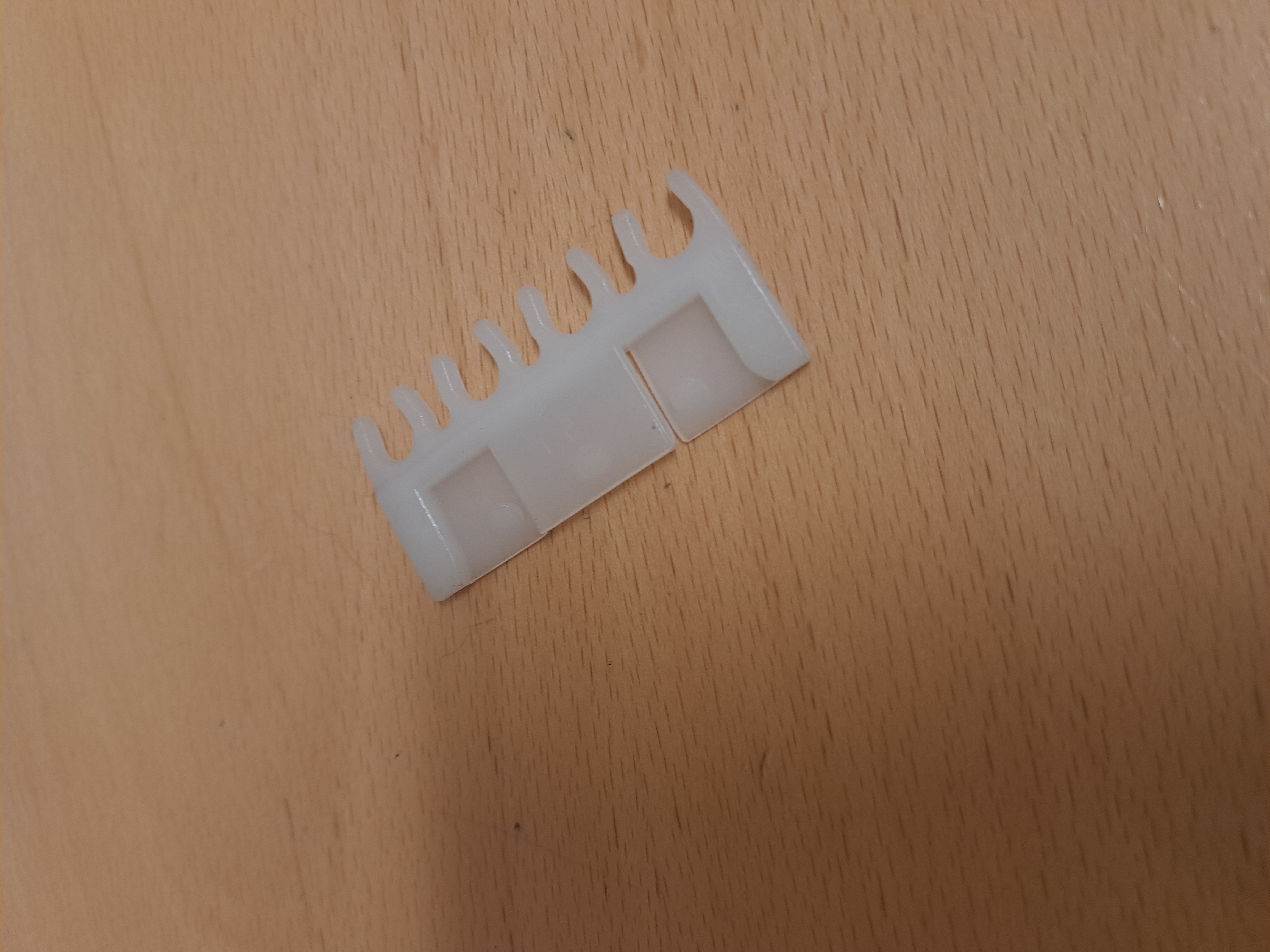 Retainer